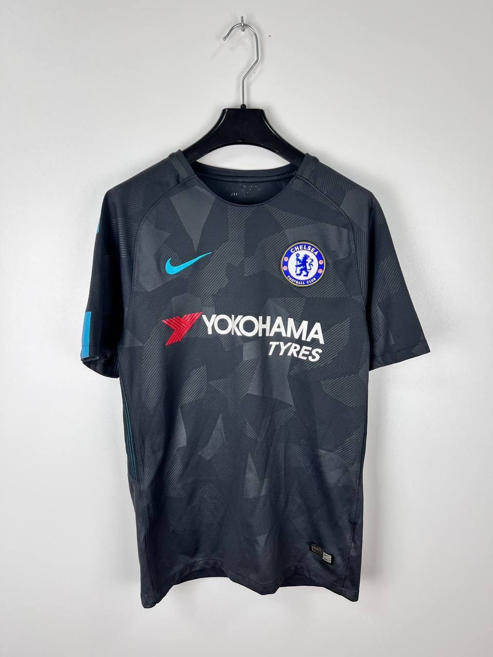 Vintage Chelsea Nike soccer t-shirts size S Size US S / EU 44-46 / 1 - 1 Thumbnail