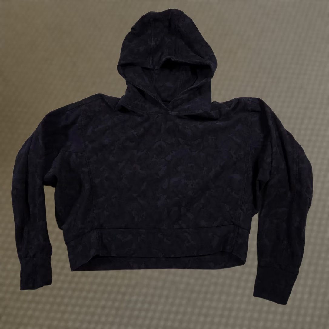 Athleta Athleta Hoodie Womens M Blue Camouflage Cropped Pullover Long Sleeve Sweatshirt Size M / US 6-8 / IT 42-44 - 1 Thumbnail