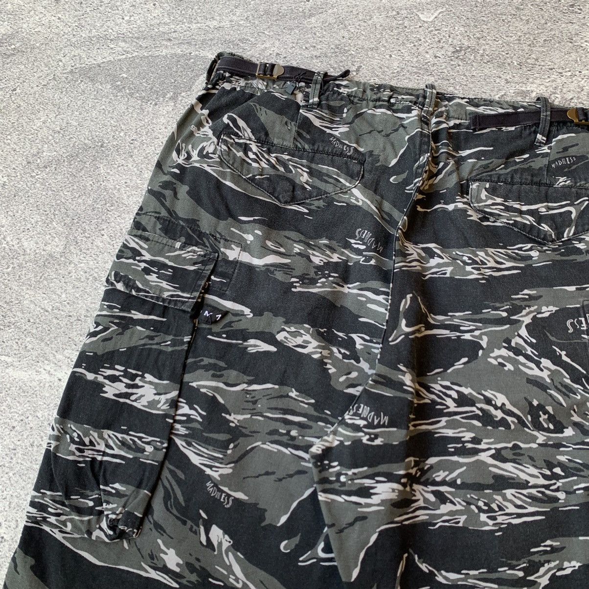 Madness Madness Military Cargo Tiger Stripe Shorts Size US 32 / EU 48 - 6 Thumbnail