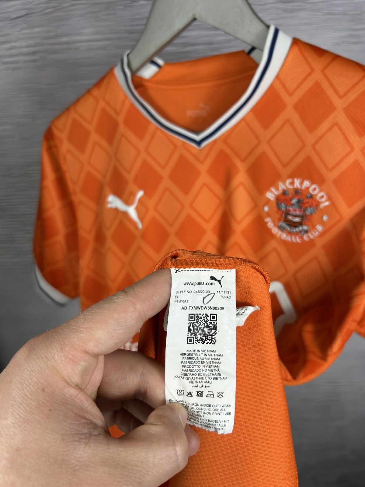 Puma Puma Blackpool #8 Soccer Jersey T-Shirt Size S Size US S / EU 44-46 / 1 - 9 Thumbnail