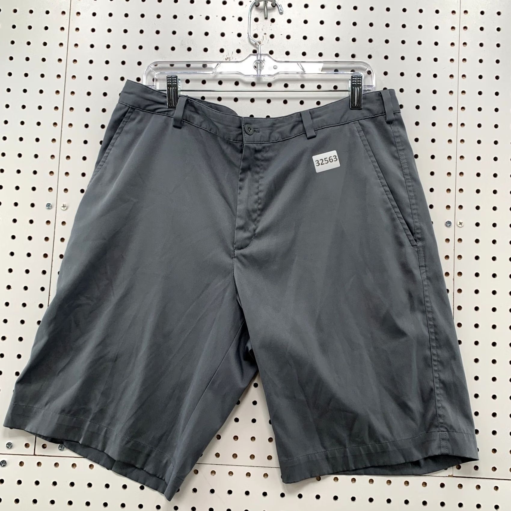Nike Nike Golf Chino Shorts Mens Size 34x10.5 Gray Casual Dri Fit Size US 34 / EU 50 - 2 Thumbnail