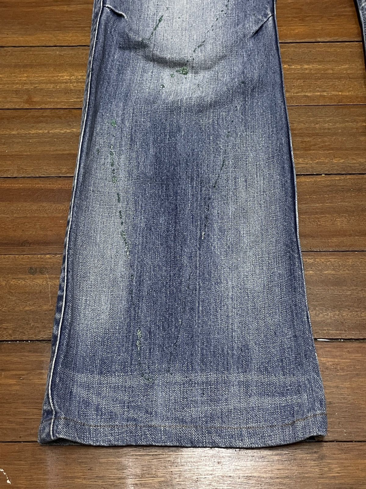 Le Grande Bleu (L.G.B.) Rare Vintage Japanese Brand Root Three Flared Jeans 1990s Size US 32 / EU 48 - 5 Thumbnail