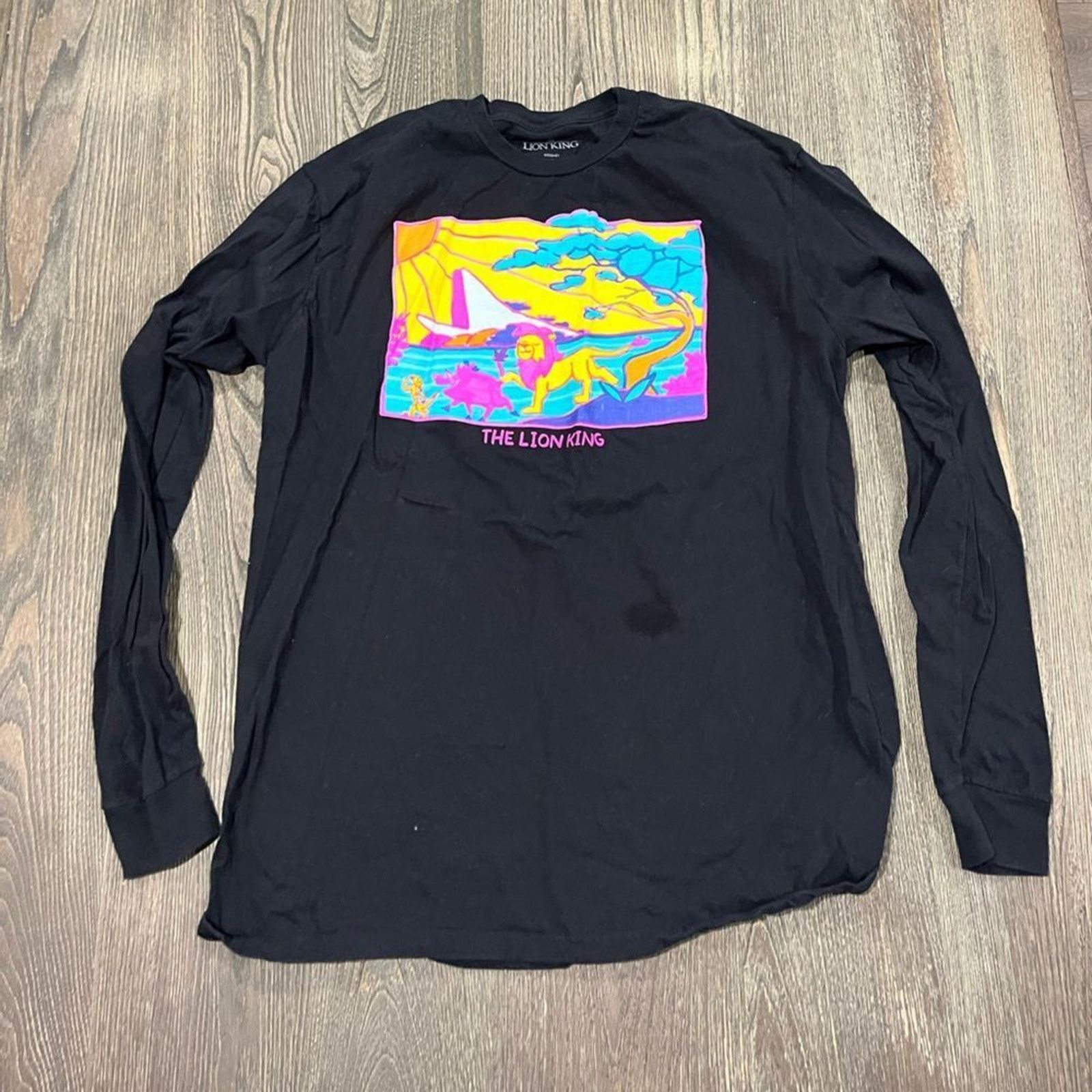 Disney Disney The Lion King Tee Shirt Large Black Long Sleeves Size L / US 10 / IT 46 - 1 Thumbnail