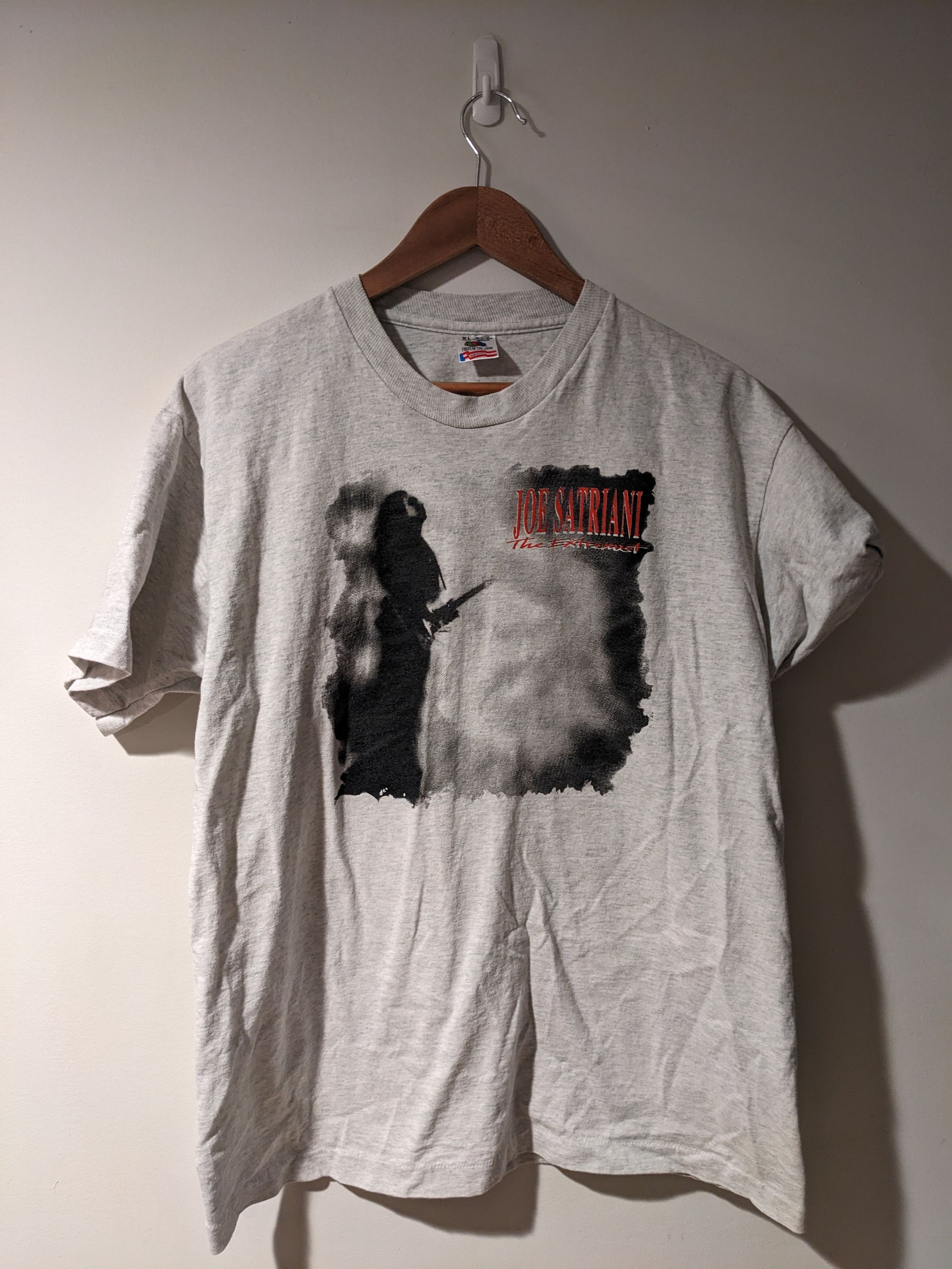 Band Tees × Vintage Vintage 90s Joe Satriani The Extremist Guitar Player T-Shirt Size US XL / EU 56 / 4 - 1 Thumbnail