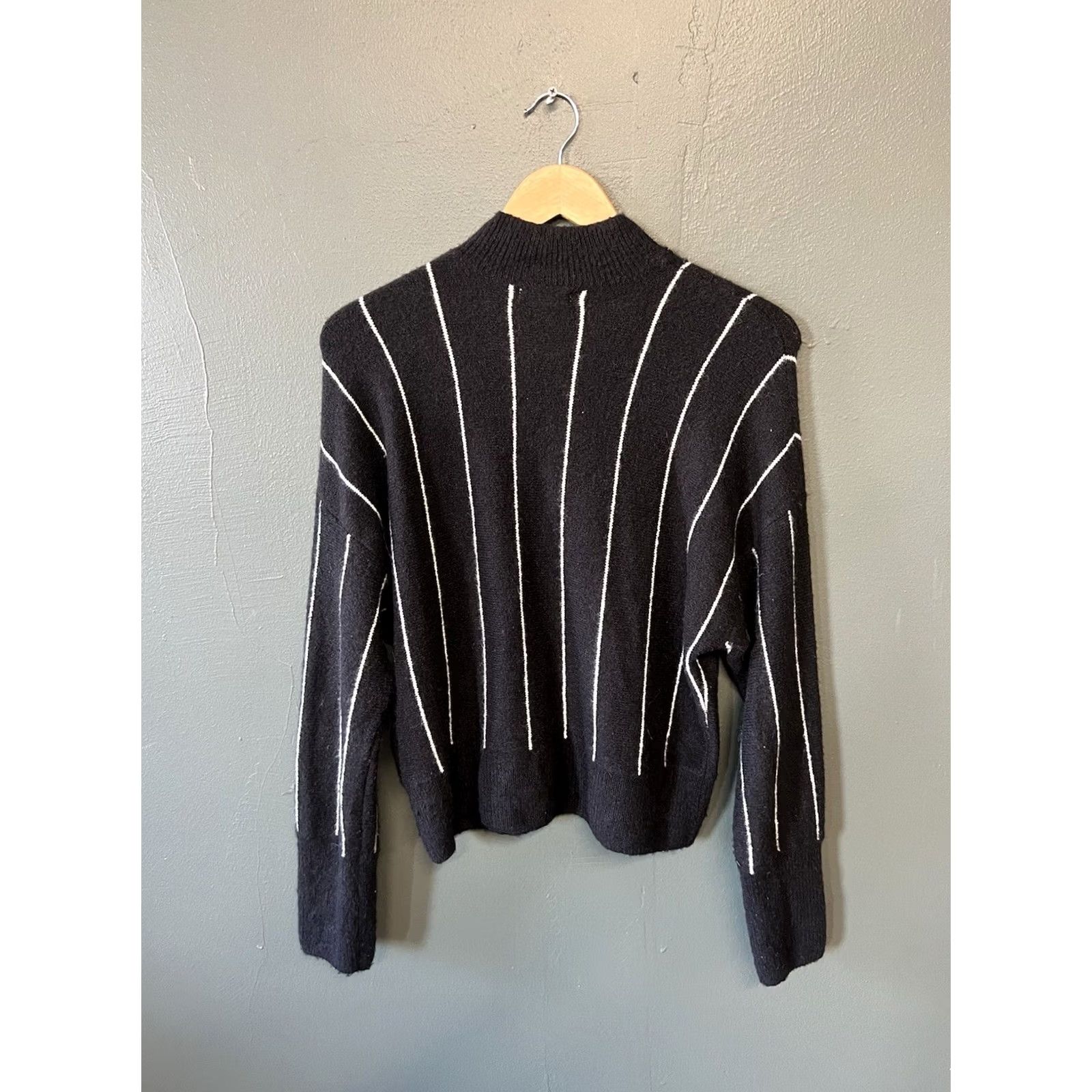 Vintage Amuse Society Sweatshirt Pullover Long Sleeve Black Womens XS Size Short Details: 22in Pit to Pit 22in Length Size S / US 4 / IT 40 - 2 Thumbnail