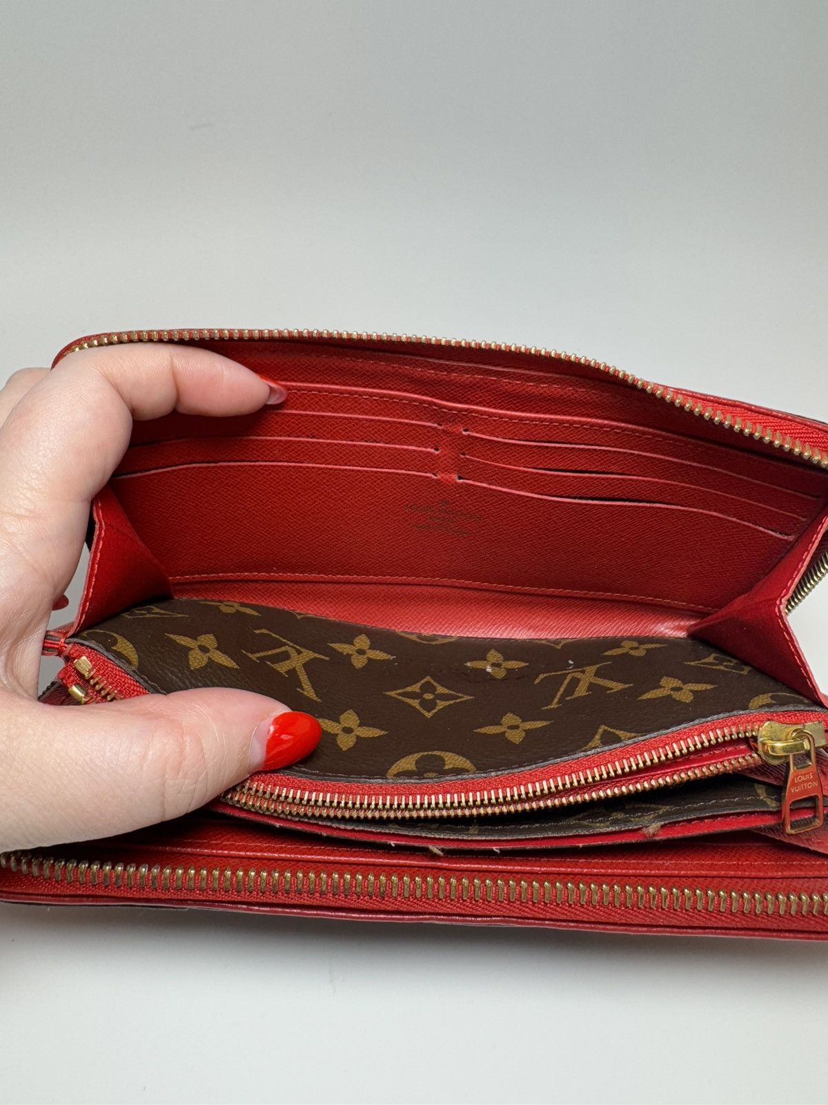 Louis Vuitton Louis Vuitton Retiro Zippy Wallet in Cerise Red Monogram Size ONE SIZE - 7 Thumbnail