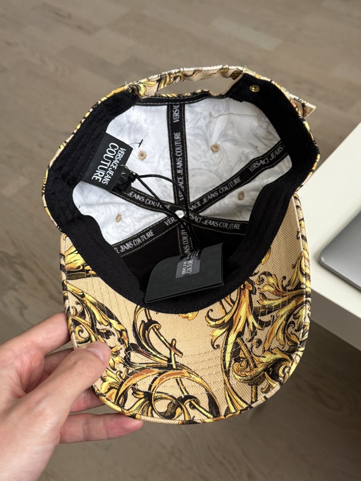 Versace Jeans Couture Versace Cap New with tags Size ONE SIZE - 7 Thumbnail