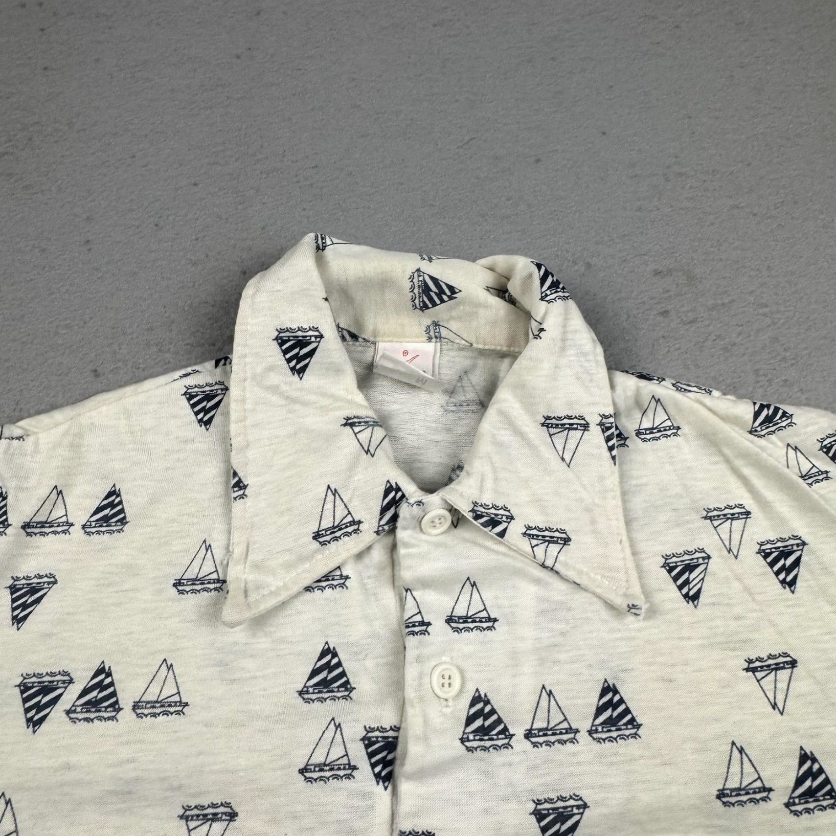 Jantzen VINTAGE Jantzen Polo Shirt Mens Medium White Sailboat Print Nautical Beachwear 70s Mens Size US M / EU 48-50 / 2 - 6 Thumbnail