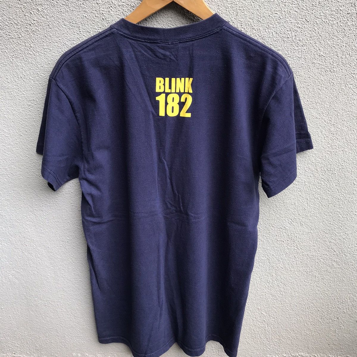 Band Tees Vintage BLINK 182 band tee punk rock Size US M / EU 48-50 / 2 - 3 Thumbnail
