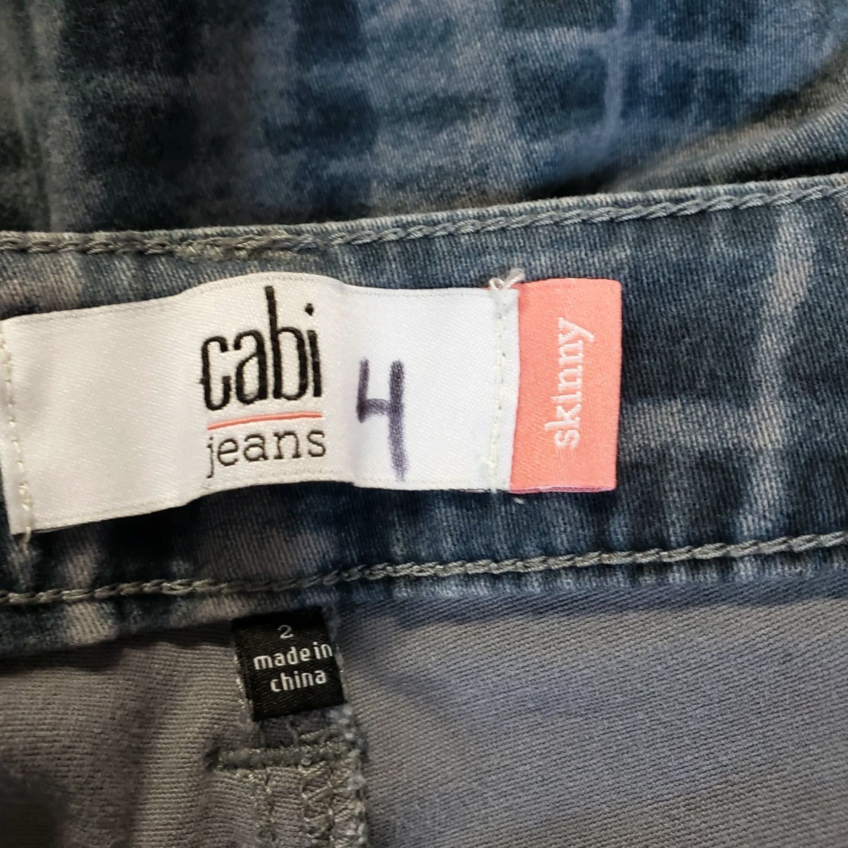 Vintage Cabi 3047 Womens Printed Skinny Jeans sz 2 Blue Gray Low Rise Jeans Womens 2 Gray Skinny 30in inseam Rise 7.5" Regular Cotton Blend Denim Vintage: No Size 26" / US 2 / IT 38 - 7 Thumbnail
