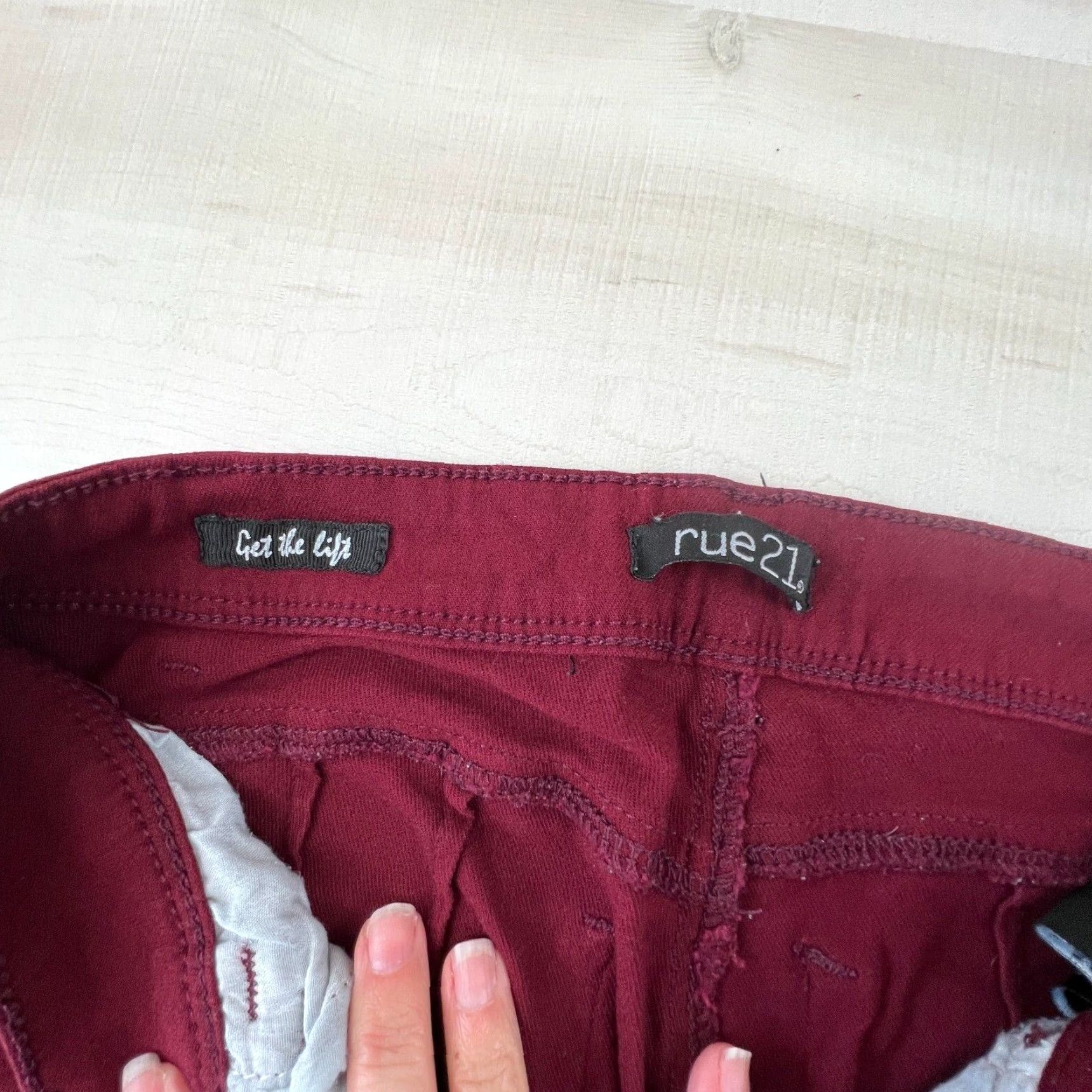 Vintage Womens Rue 21 Skinny Jeans 5 Juniors Burgundy Mid Rise Stretch Size 27" / US 4 / IT 40 - 4 Thumbnail