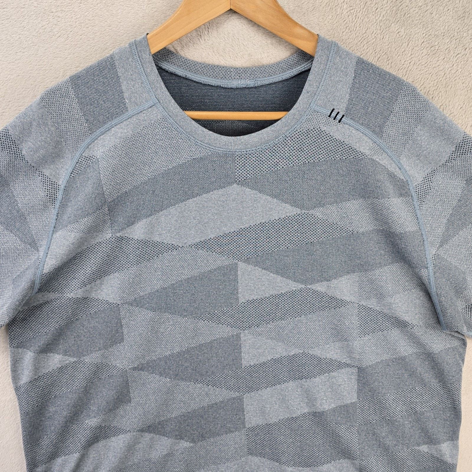 Lululemon Lululemon Metal Vent Tech Short Sleeve Shirt Mens XXL Size US XXL / EU 58 / 5 - 2 Thumbnail