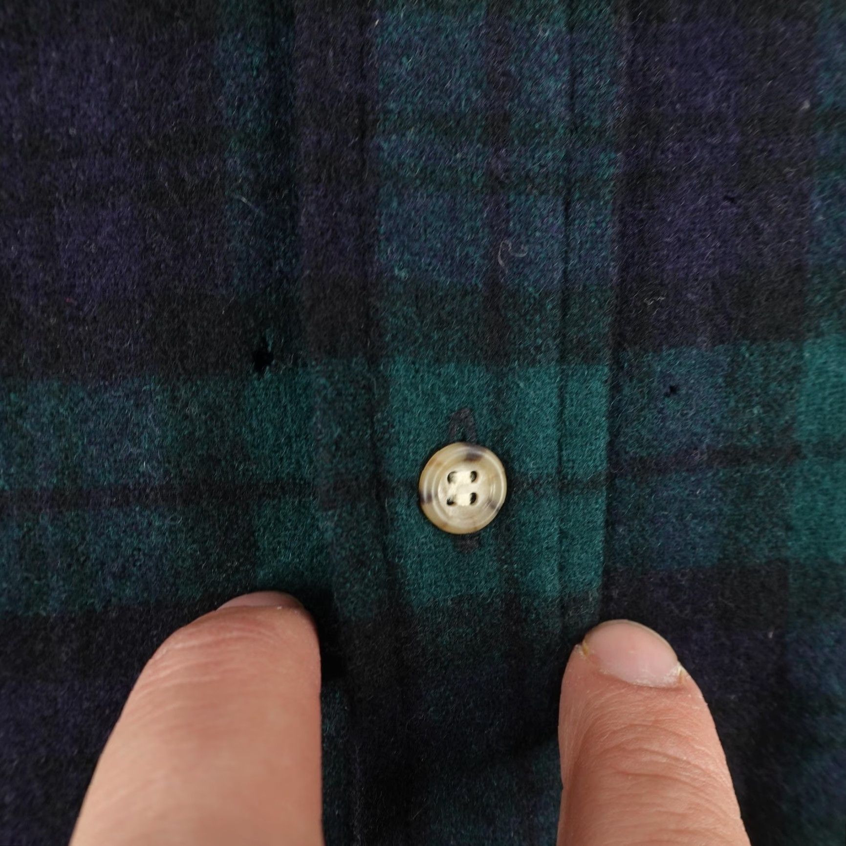 Pendleton VINTAGE Pendleton Lodge Shirt Men Large Flannel Wool Plaid Black Watch Tartan 90s Outdoor Size US L / EU 52-54 / 3 - 5 Thumbnail