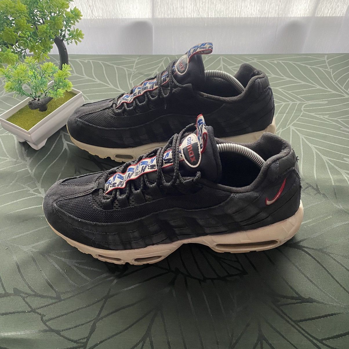 Nike Nike Air Max 95 Black Size UK 9 Size US 9 / EU 42 - 2 Thumbnail