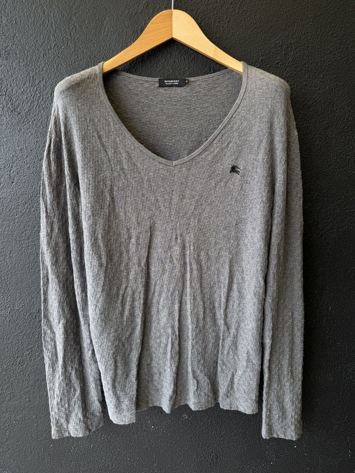 Burberry VINTAGE Burberry Black Label V-Neck Long Sleeve T-Shirt Size US L / EU 52-54 / 3 - 1 Thumbnail