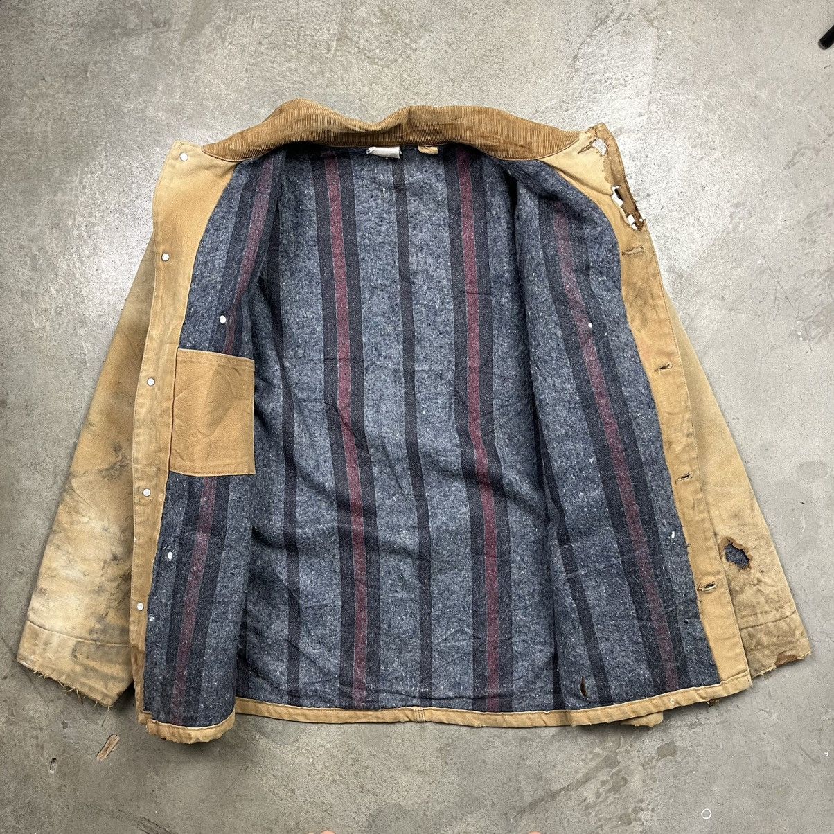 Carhartt 1990s carhartt chore jacket heavily distressed Size US XL / EU 56 / 4 - 17 Thumbnail