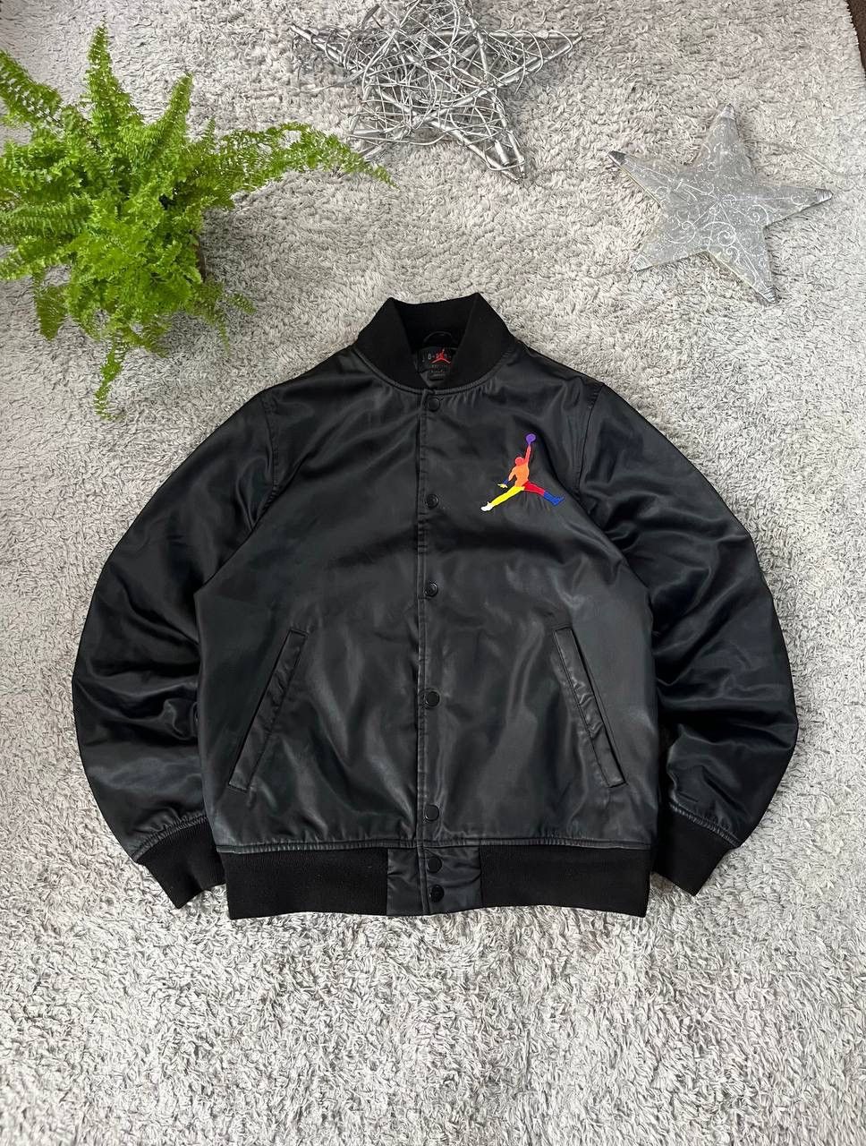 Jordan Brand × Vintage Air Jordan Bomber Light Jackets Streetwear Vintage Logo Rare Size US M / EU 48-50 / 2 - 3 Thumbnail