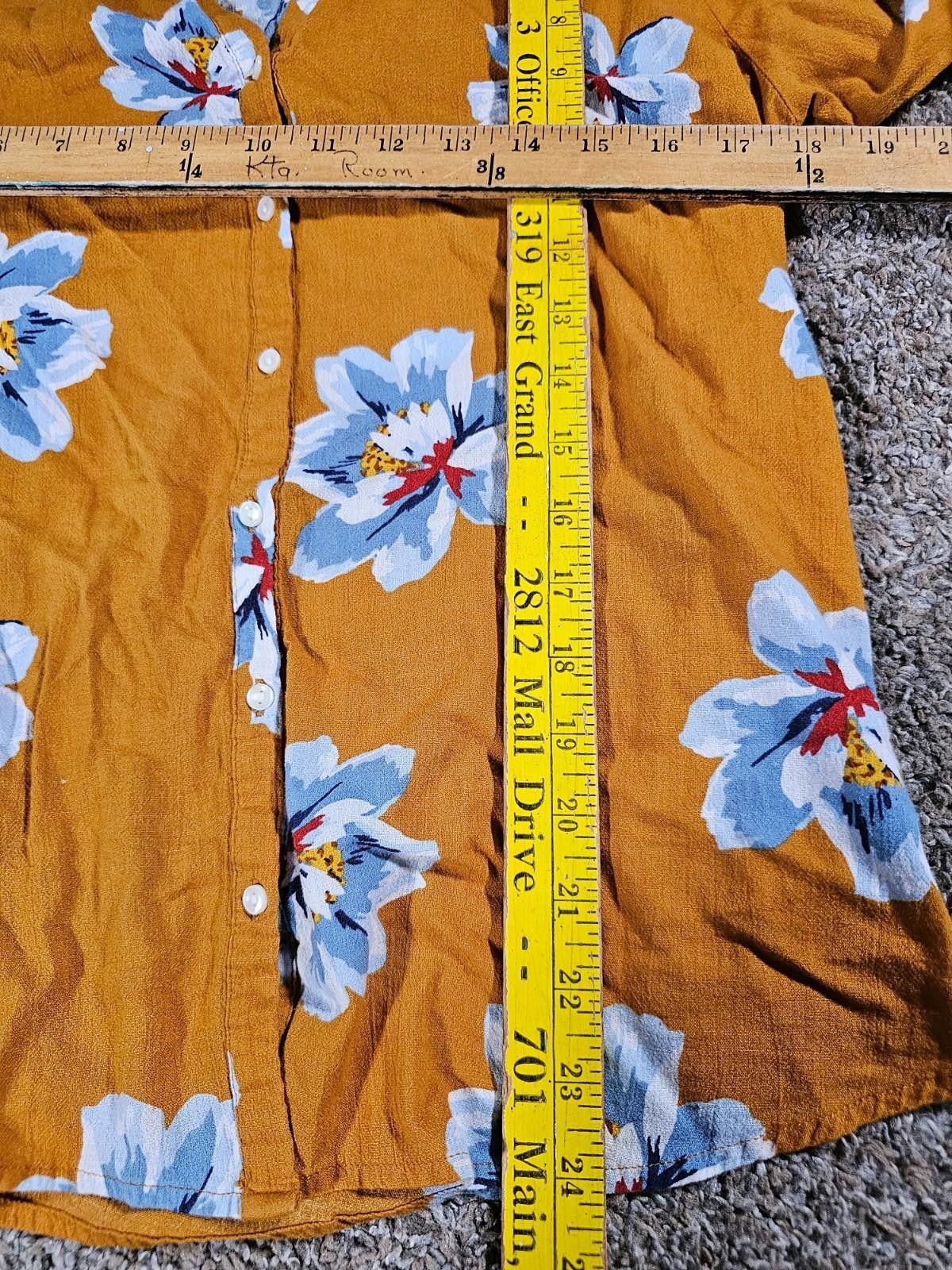 Old Navy Old Navy Yellow Floral Blouse Size Small Size S / US 4 / IT 40 - 4 Thumbnail