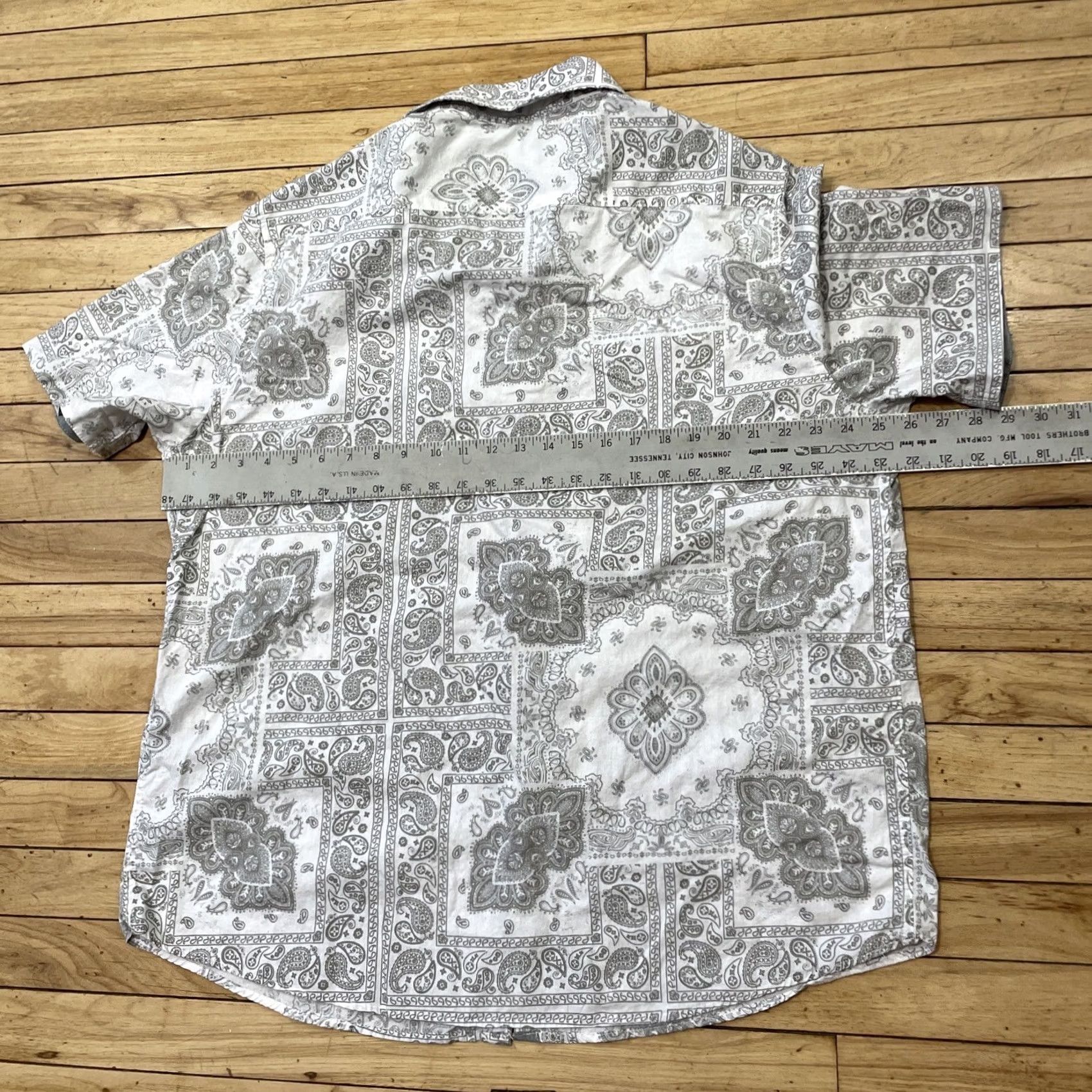 Vintage PUBLIC RECORD Shirt Men 2XL Skull Rose Bandana Paisley Punk Rock Streetwear XXL Size US XXL / EU 58 / 5 - 6 Thumbnail