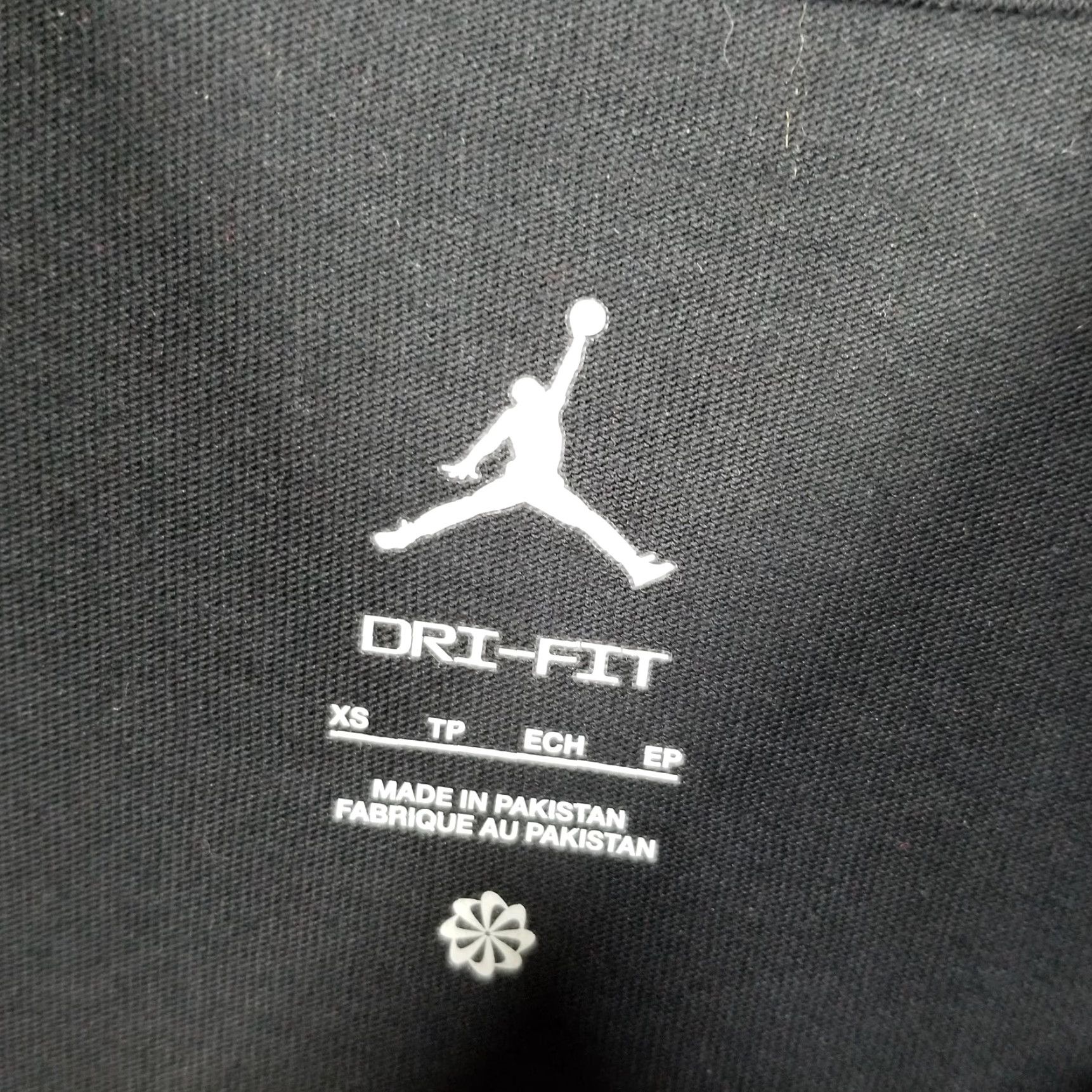 Jordan Brand VINTAGE Jordan Shirt Mens XS Black Dri-FIT FN5974-011 Flame Basketball Net Graphic Mens Shirt XS Black Graphic Print 90s, Basketball, Streetwear Mens Size US XS / EU 42 / 0 - 3 Thumbnail
