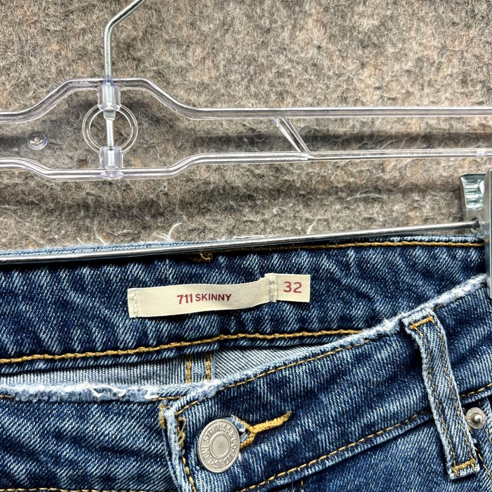 Levi's Levi's 711 Jeans Womens 32 Blue Denim Skinny Distressed Light Wash Cotton Denim Jeans Regular Inseam 28in Womens Jeans Skinny Distressed Cotton Blue Size 24" / US 00 / IT 34 - 6 Thumbnail