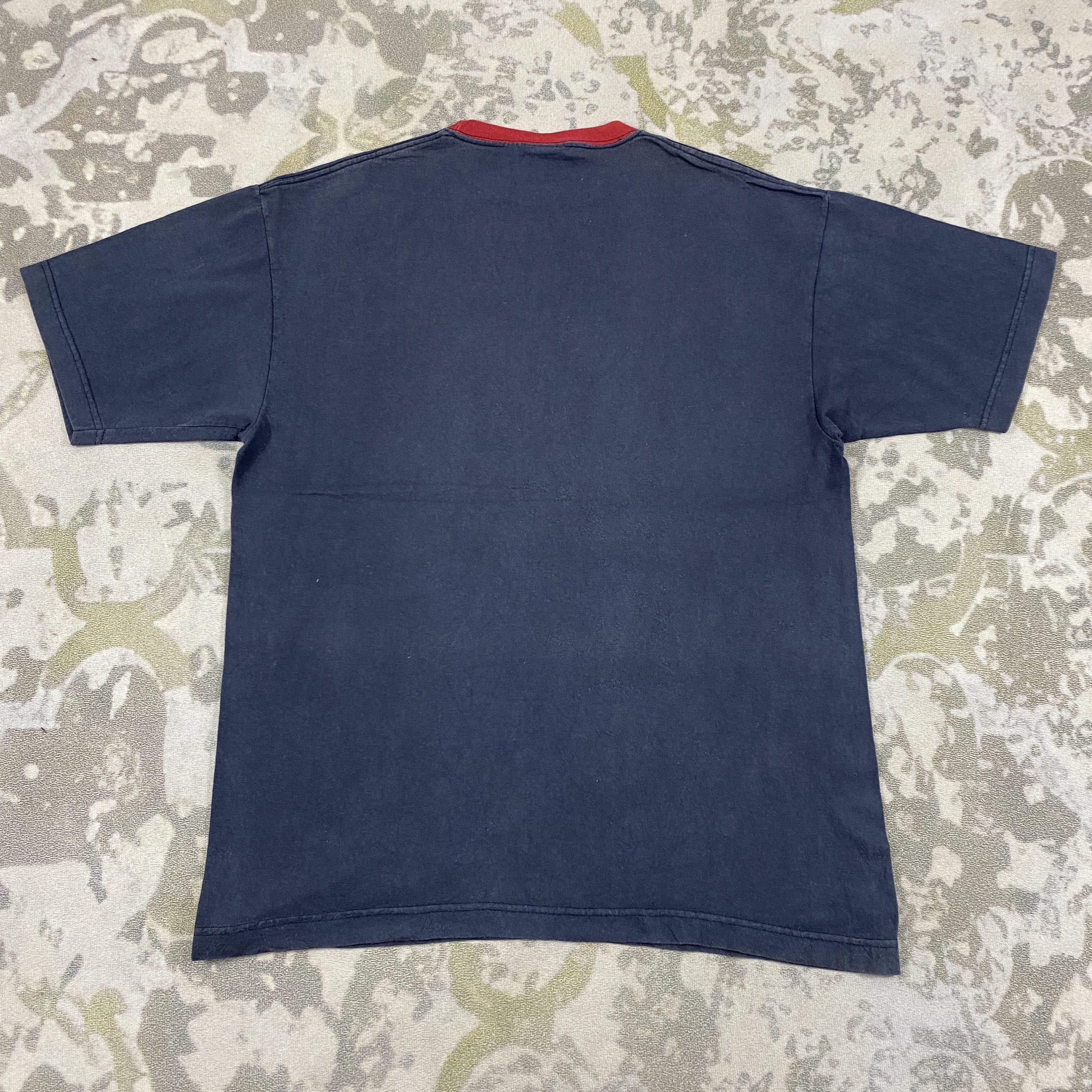 Tommy Hilfiger Vintage Tommy Hilfiger Spell Out Large T-shirt -D026 Size US L / EU 52-54 / 3 - 2 Thumbnail