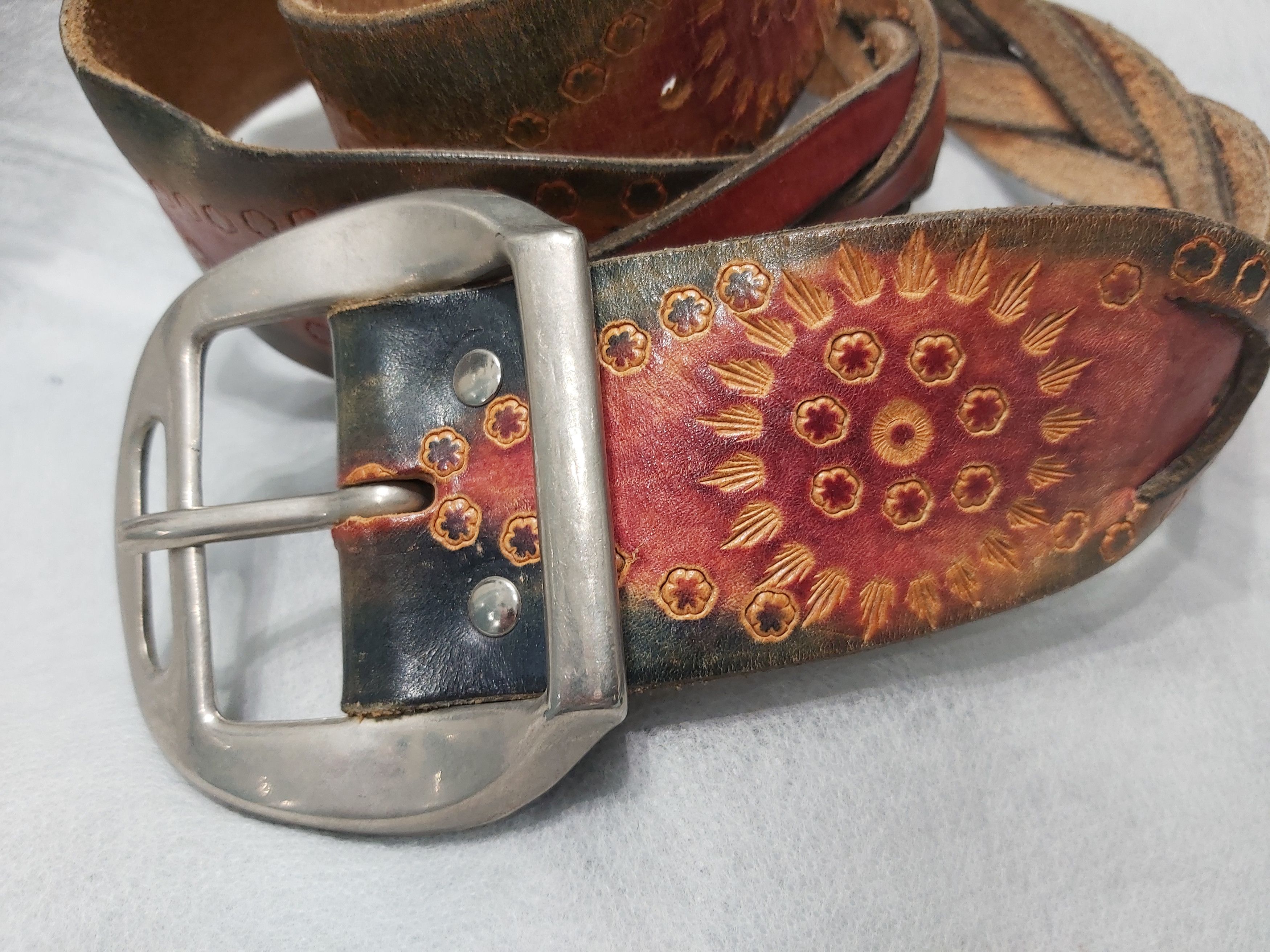 Vintage Wide red embossed mandala leather belt Size ONE SIZE - 9 Thumbnail