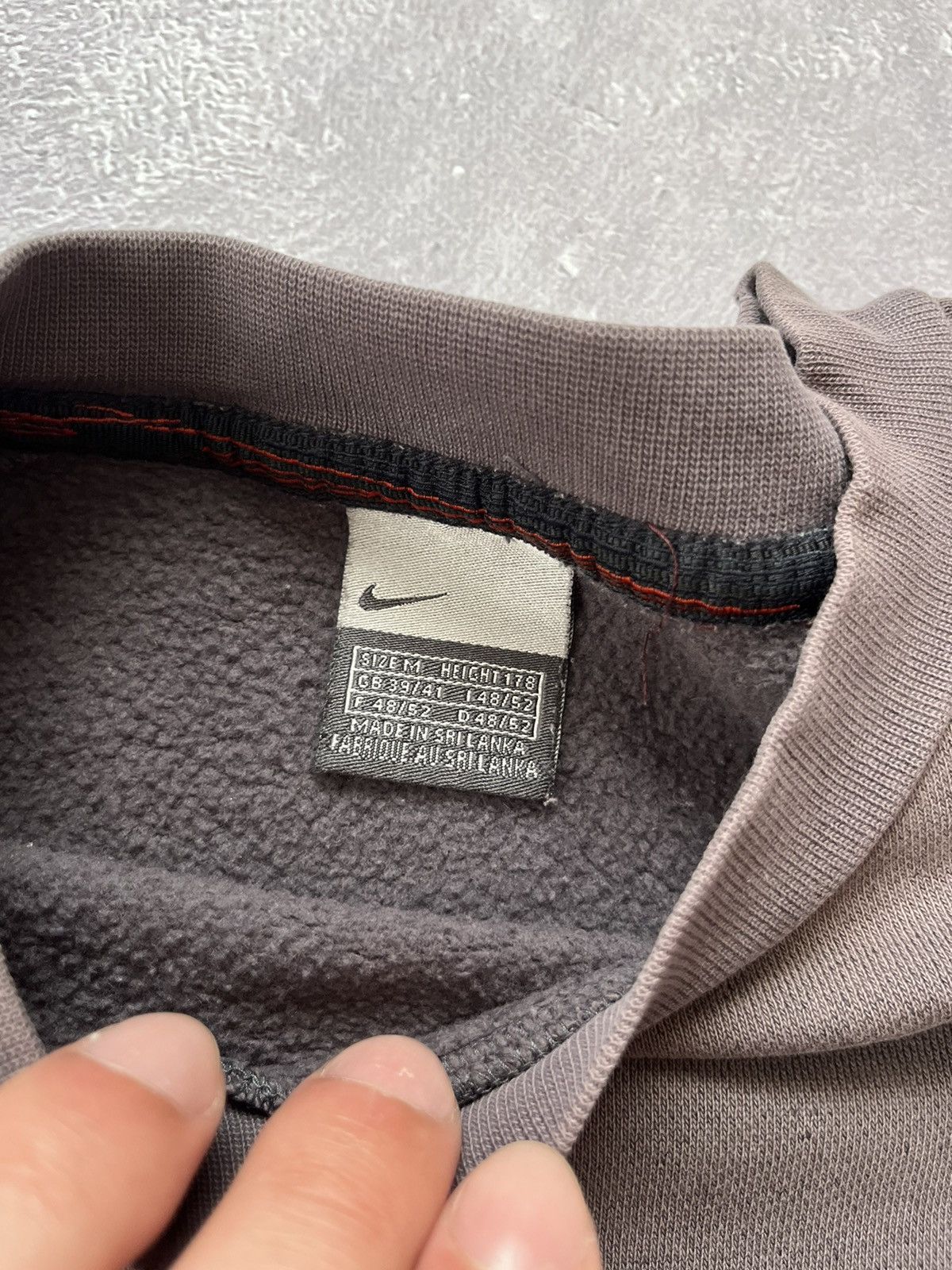 Nike Vintage Nike Y2K Faded Grey Distressed Sweatshirt Size M Size US M / EU 48-50 / 2 - 8 Thumbnail