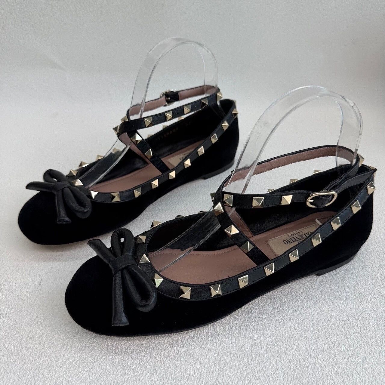 Valentino Valentino Casual Black Lowtop Sneakers us_6-5 Women Size US 6.5 / IT 36.5 - 1 Thumbnail
