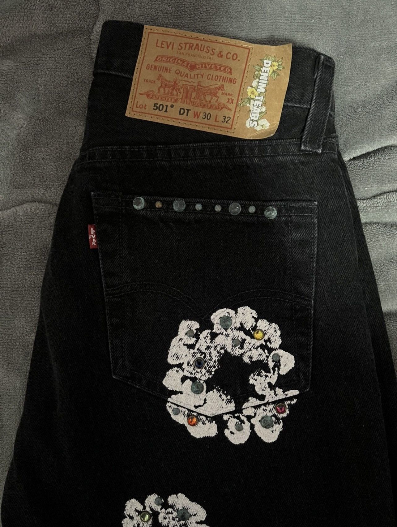 DENIM TEARS × Levi's x Levi's 501 Cotton Rhinestone Wreath Jeans Black Size US 30 / EU 46 - 4 Thumbnail