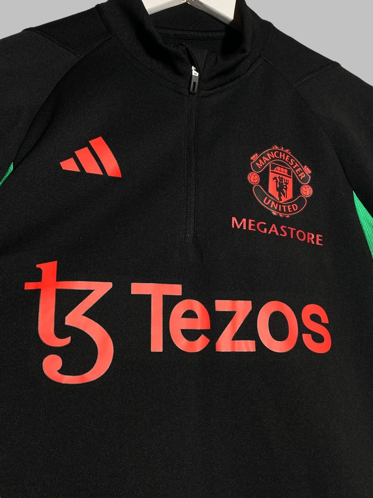 Other 🔥 MANCHESTER UNITED ADIDAS MEGASTORE TEZOS TECH TOP 🔴⚫ Size US S / EU 44-46 / 1 - 5 Thumbnail