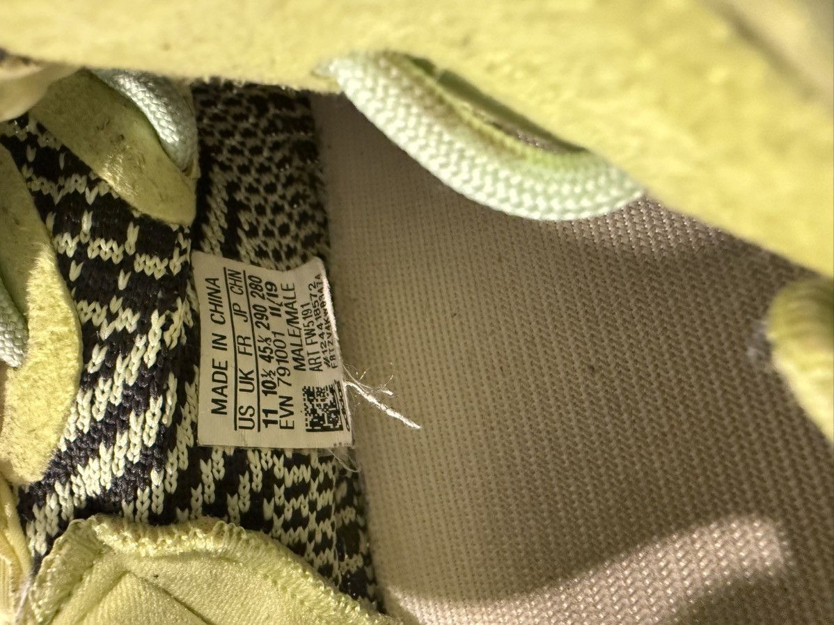 Yeezy Yeezy Boost 350 V2 Size US 11 / EU 44 - 4 Thumbnail
