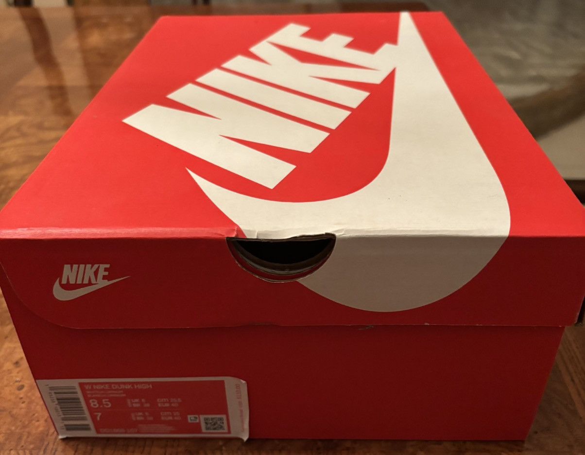 Nike Nike Wmns Dunk High 'Aluminum' Size US 8.5 / IT 38.5 - 9 Thumbnail