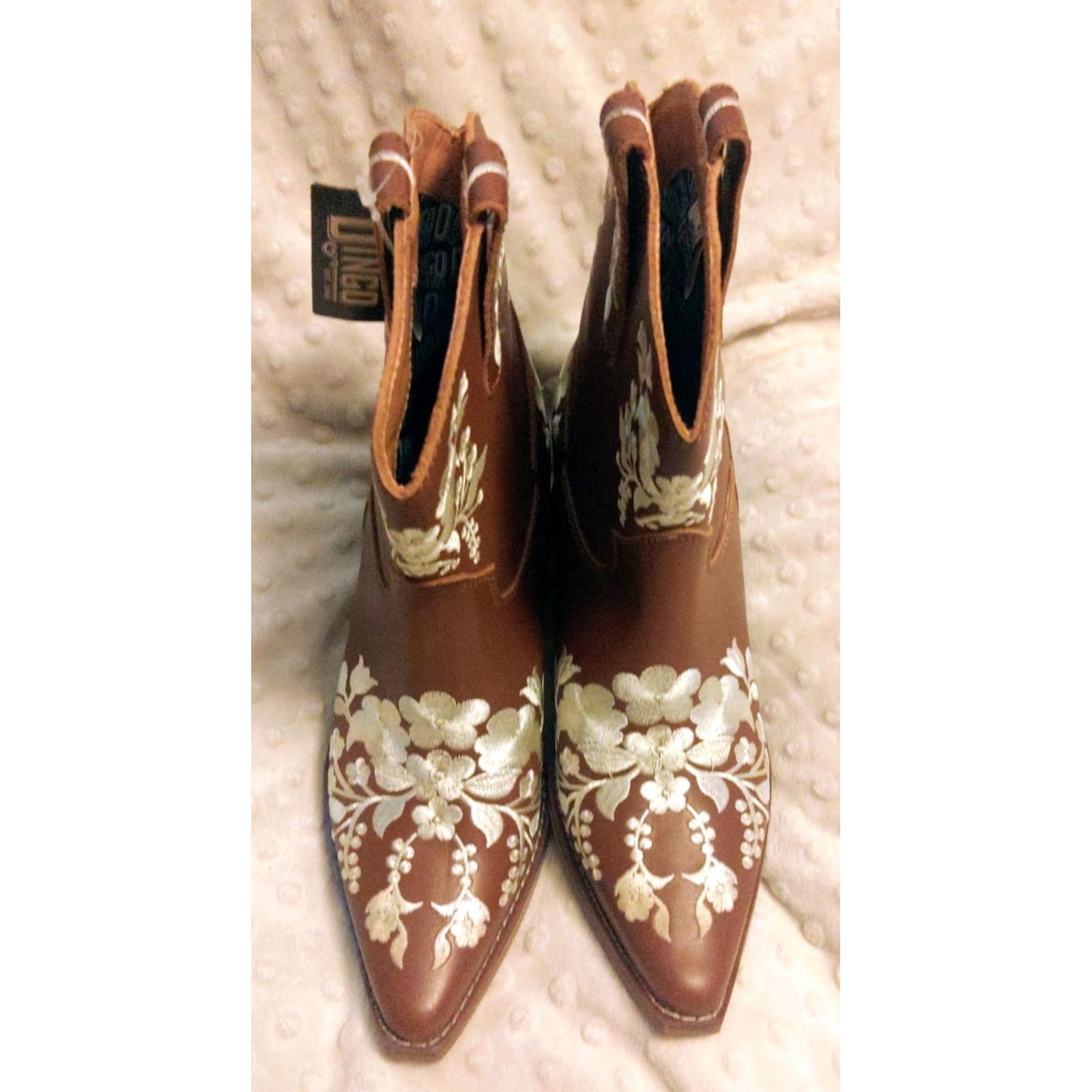 Vintage Dingo Take A Bow Ankle Boots Women Western Floral Embroidered Whiskey Brown Leather 7M Boots Size US 7 / IT 37 - 2 Thumbnail