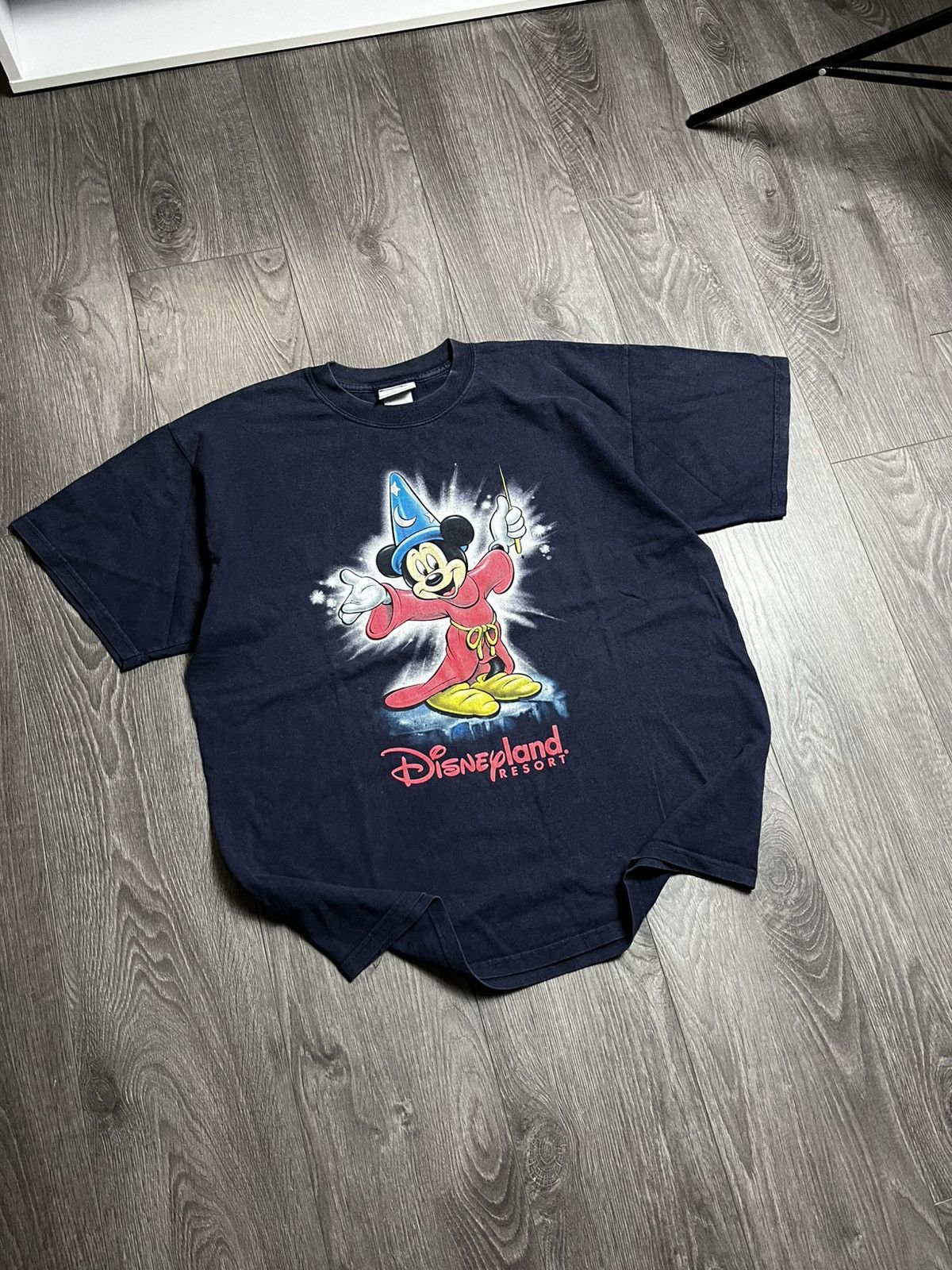Vintage Vintage Disneyland Resort Sorcerer Mickey Mouse Graphic Tee Size US XL / EU 56 / 4 - 1 Thumbnail