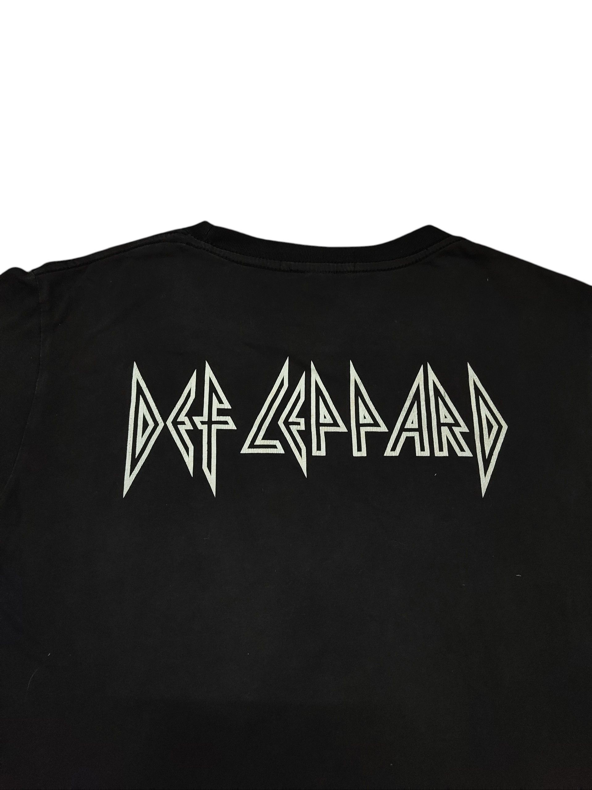 Band Tees Vintage 90s DEF LEPPARD Pyromania rock band t shirt Size US M / EU 48-50 / 2 - 8 Thumbnail