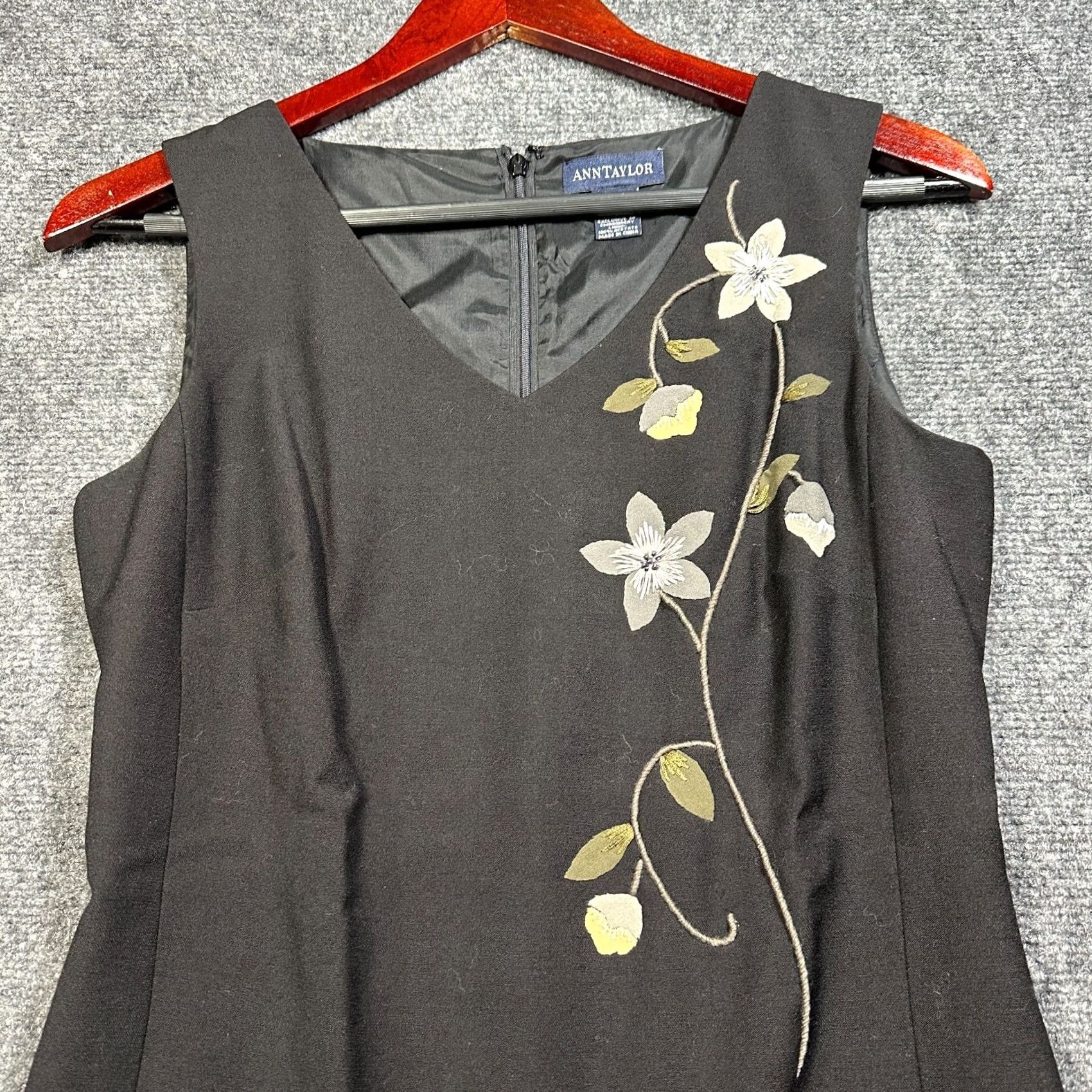 Ann Taylor Ann Taylor Dress Womens Black Wool Blend Embellished Floral Shift Lined Zip Size 2 Size XS / US 0-2 / IT 36-38 - 3 Thumbnail