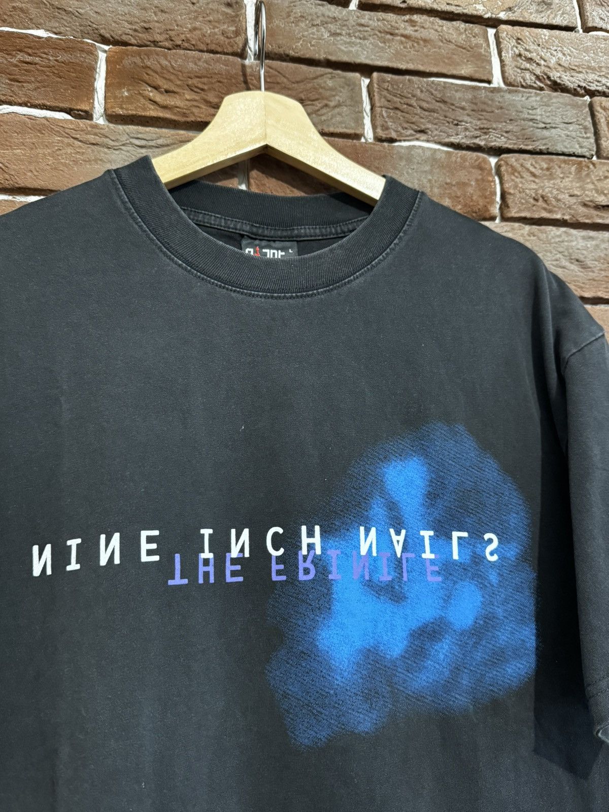 Band Tees Vintage 90s Nine Inch Nails Fragile Rock Band Rare Tshirt Size US L / EU 52-54 / 3 - 3 Thumbnail
