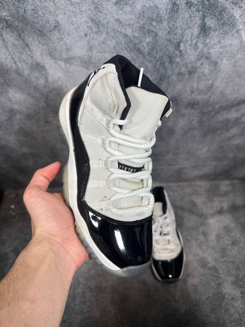 Jordan Brand Size 6Y | Jordan 11 Concord No Box | Pre-Owned Size US 6 / EU 39 - 1 Thumbnail