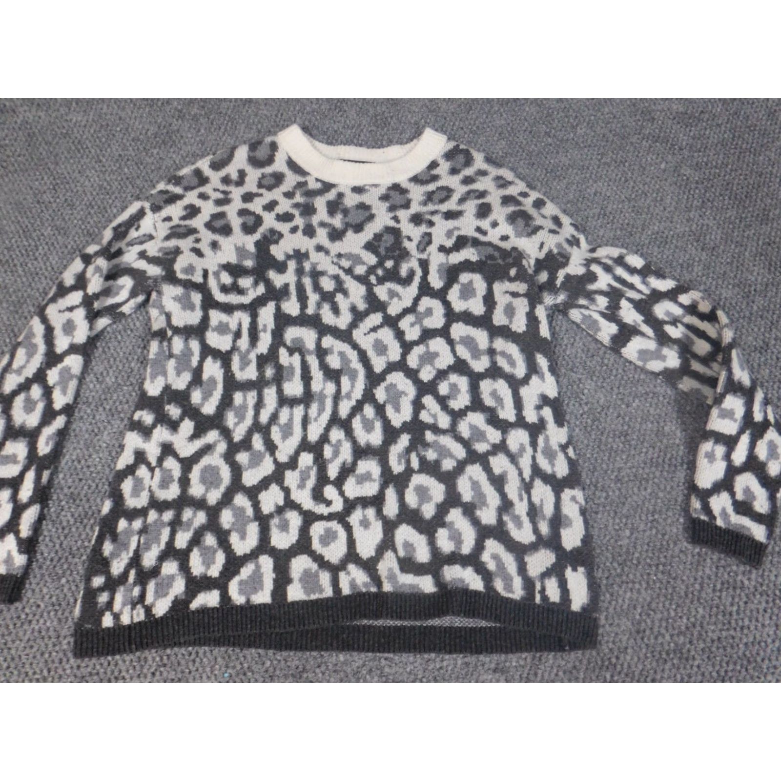 Saks Fifth Avenue Saks Fifth Avenue Womens Sweater XS Gray Crew Neck Pullover Knit Wool Nylon Ruffle Long Sleeve Modern Regular Womens Size XS / US 0-2 / IT 36-38 - 3 Thumbnail