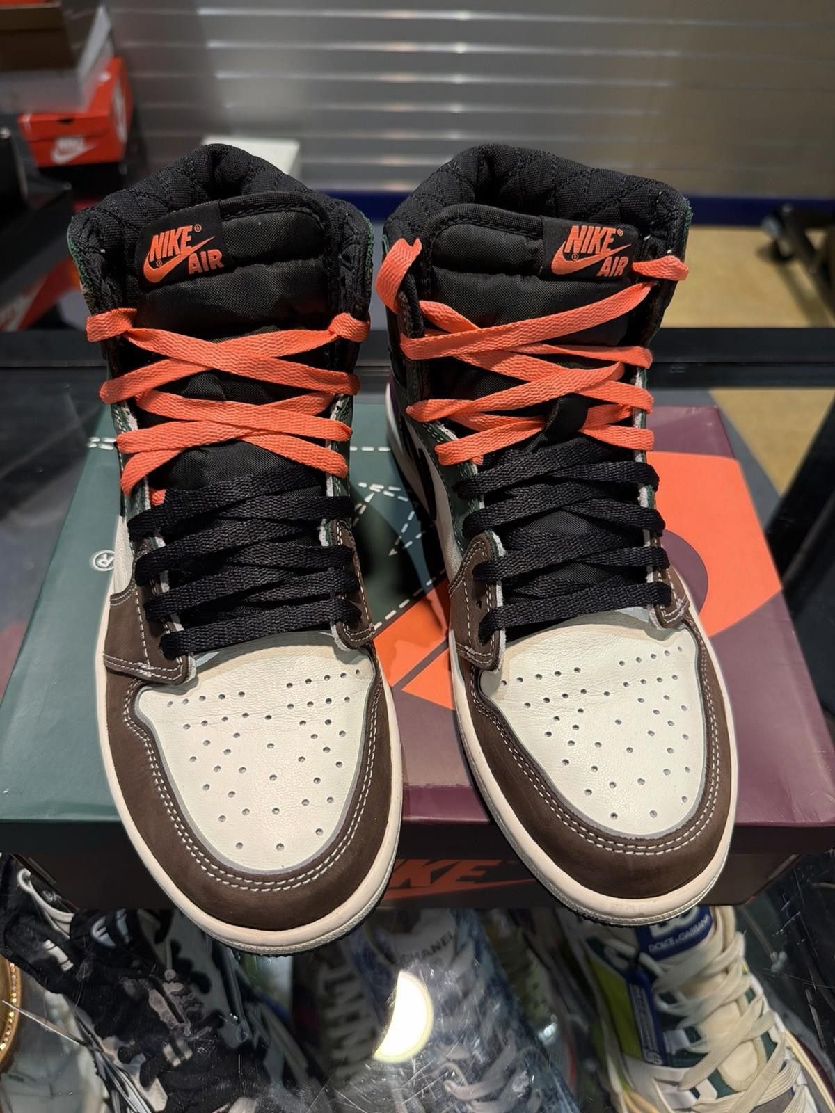 Jordan Brand Nike Air Jordan 1 Retro High OG Hand Crafted Shoes (8.5) Size US 8.5 / EU 41-42 - 9 Thumbnail