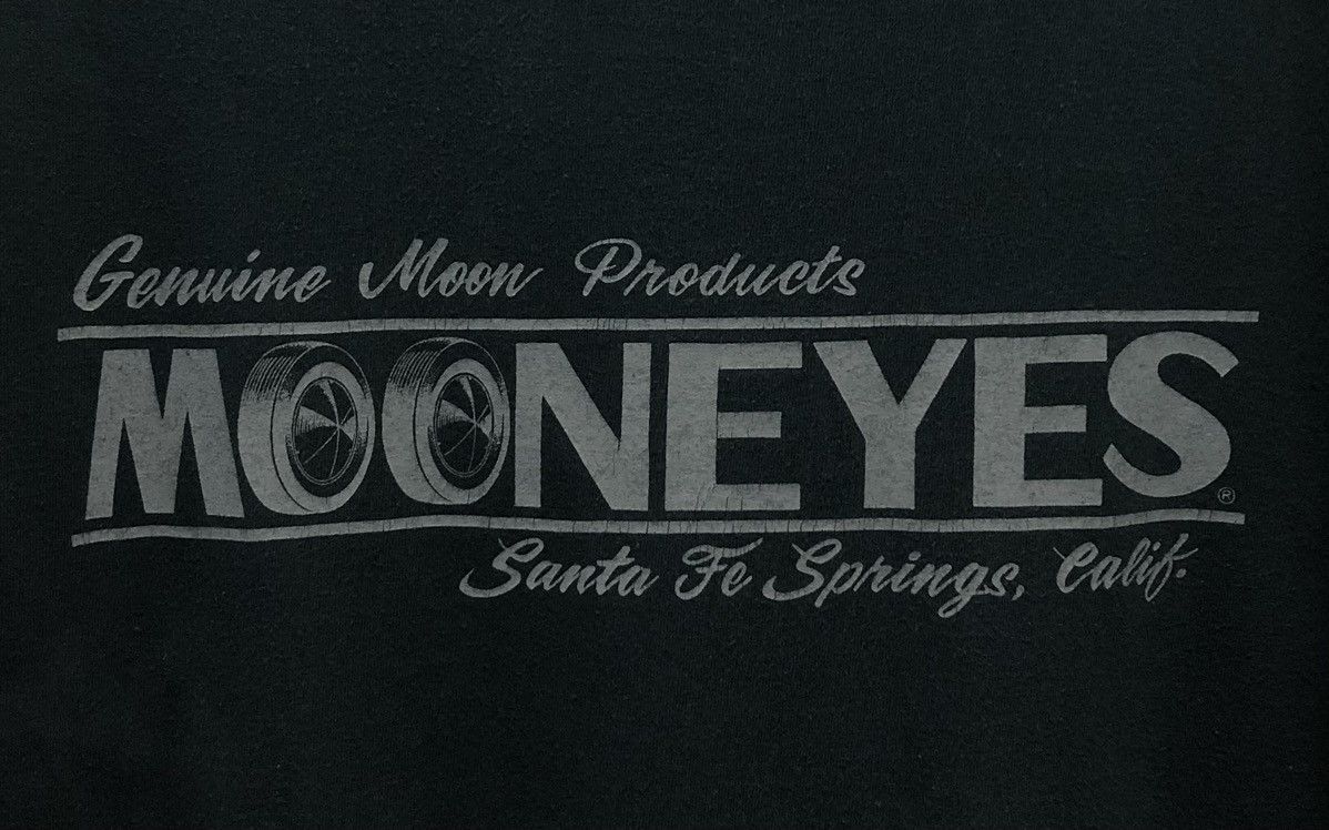 Vintage Vintage Genuine Moon Products Mooneyes T-Shirt Size US XL / EU 56 / 4 - 4 Thumbnail