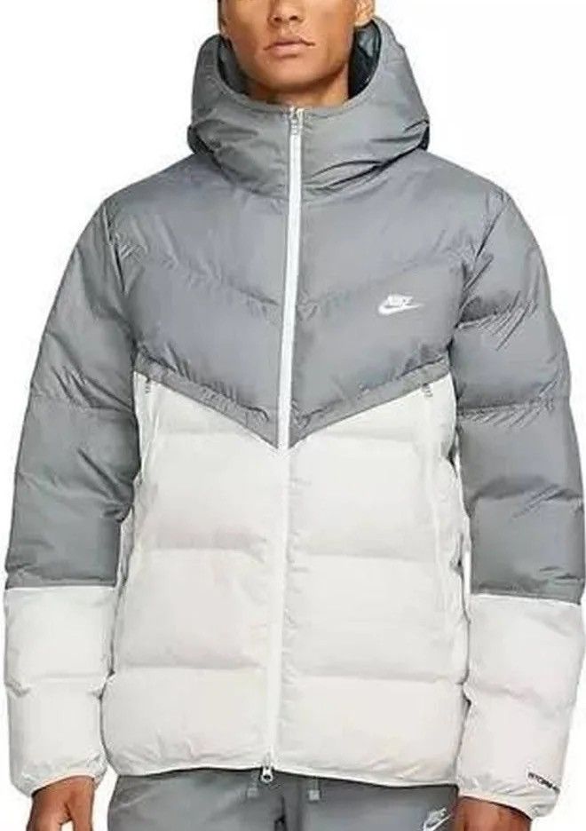 Nike Nike Storm-Fit puffer jacket in white and grey Size US M / EU 48-50 / 2 - 1 Thumbnail