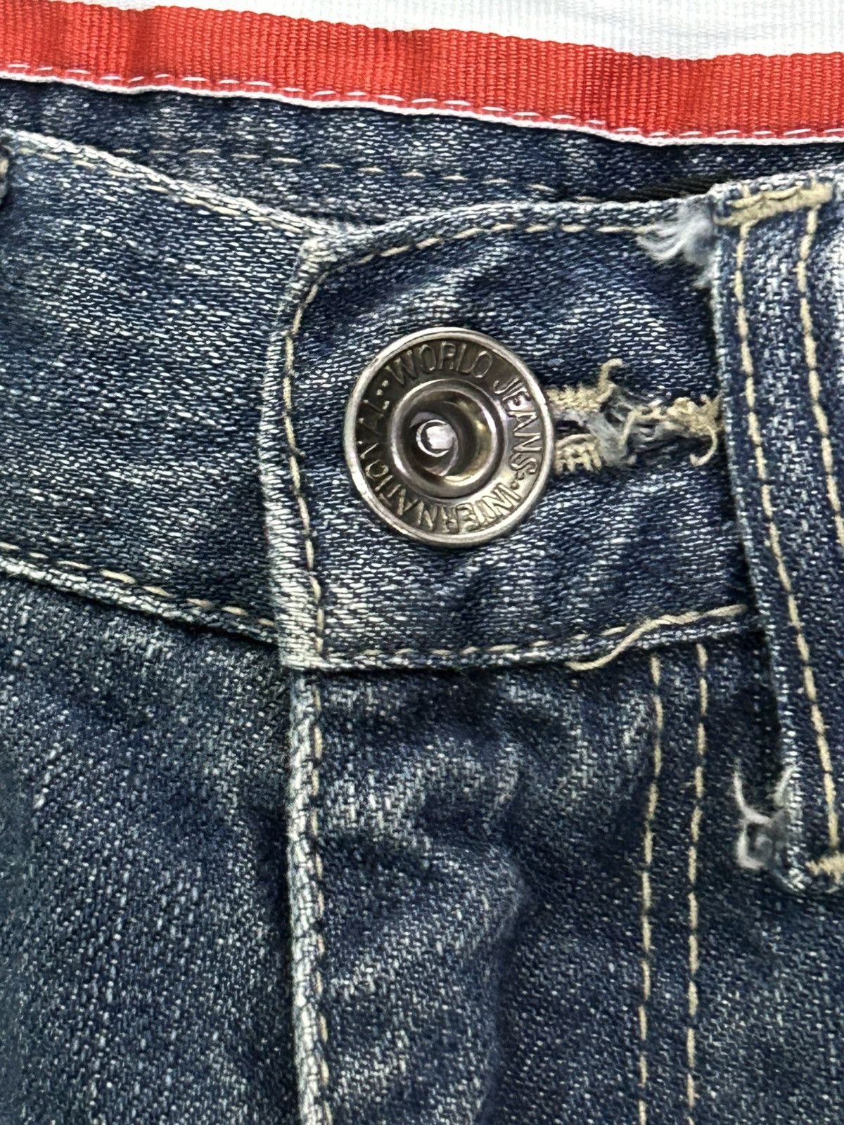 GOSTAR DE FUGA Nylaus Y2K Distressed Baggy Studded Heavy Washed Whisker Size US 30 / EU 46 - 12 Thumbnail