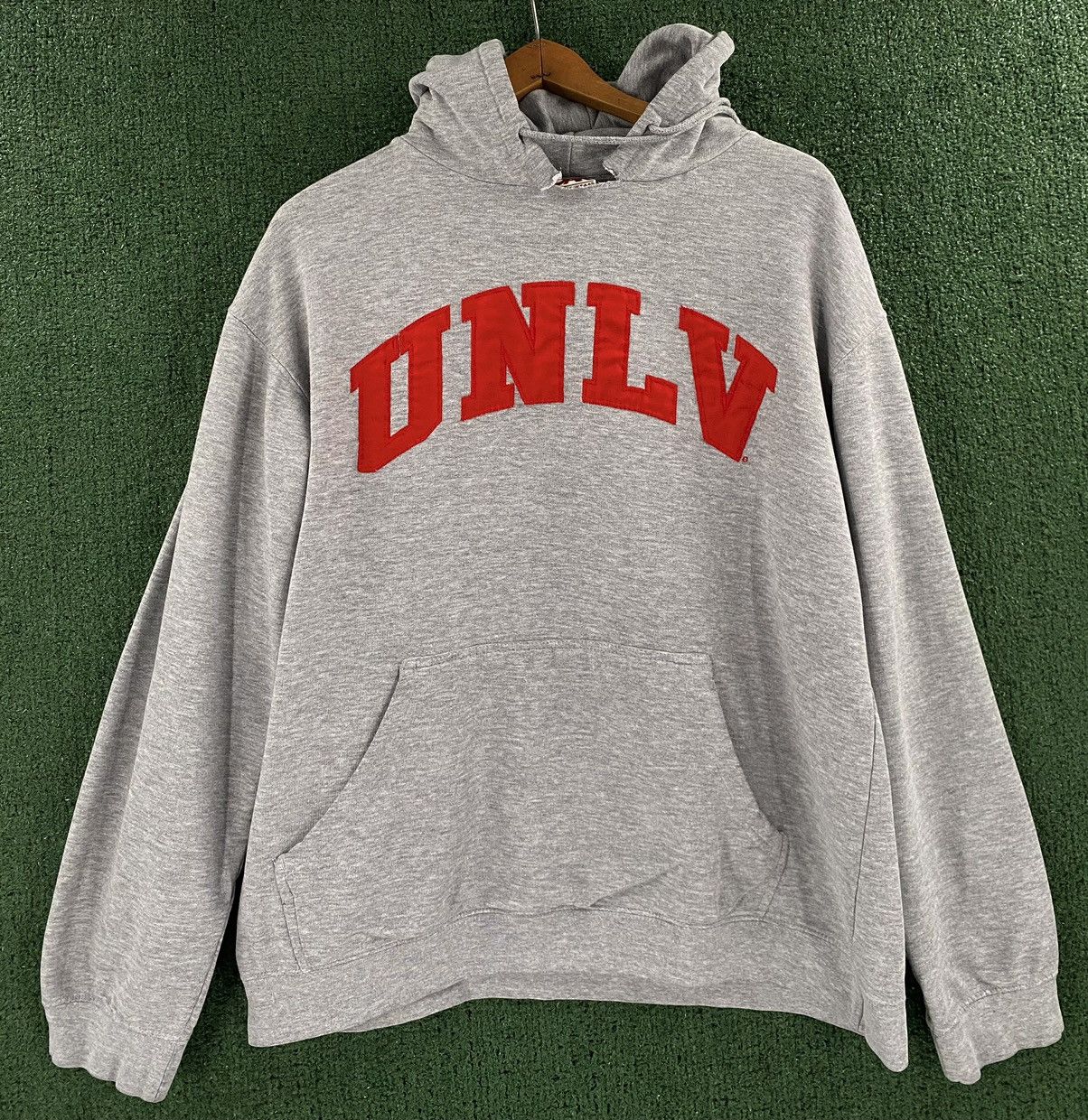 Vintage Vintage Y2K UNLV University Of Nevada Las Vegas Hoodie Size XL / US 12-14 / IT 48-50 - 1 Thumbnail