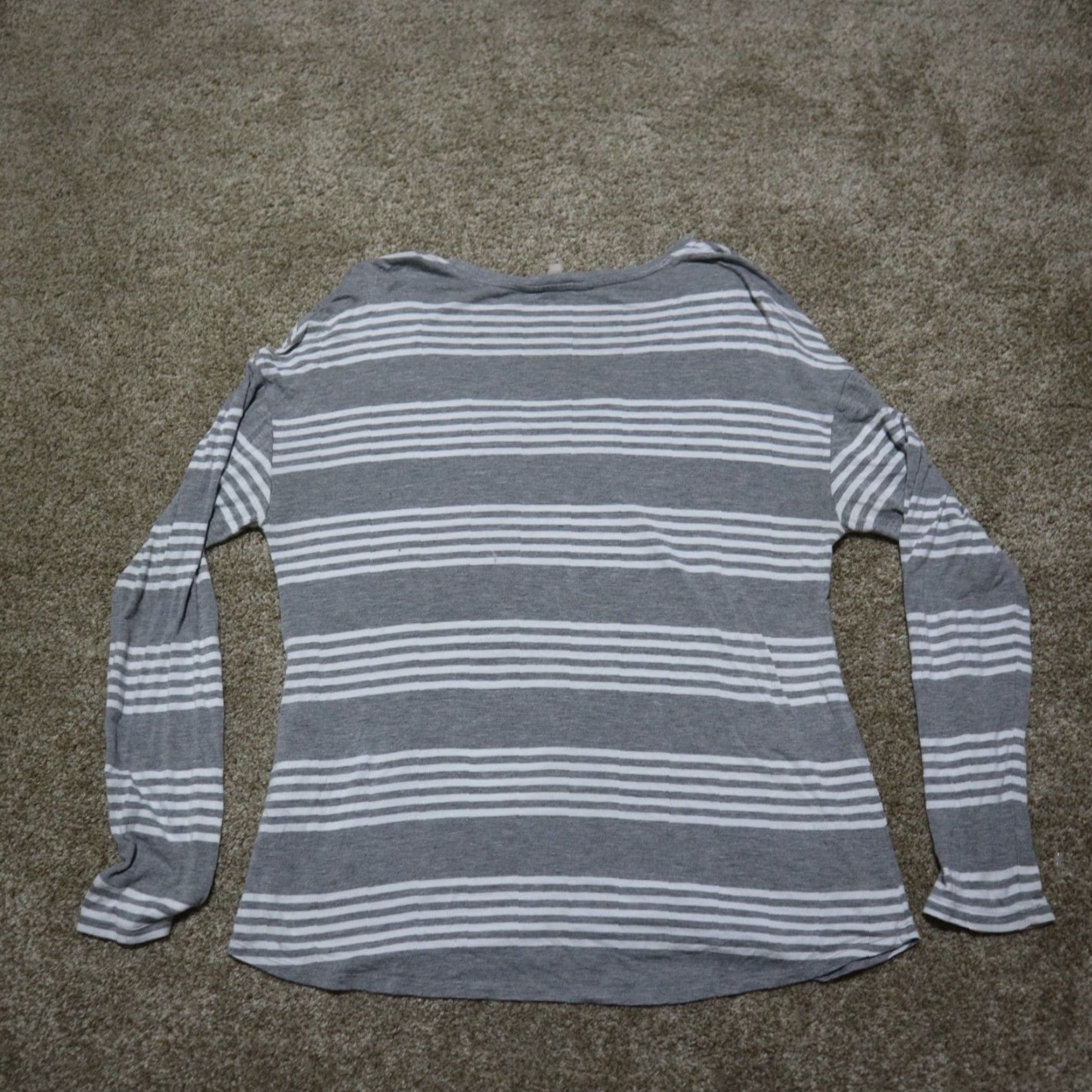 Banana Republic Banana Republic Top Shirt Gray White Stripe Knit Cotton Blend Long Sleeve T-Shirt Women S Small Crew Neck Casual Size S / US 4 / IT 40 - 7 Thumbnail