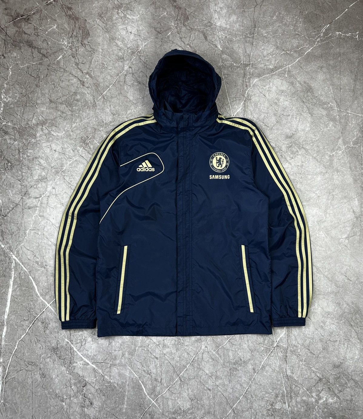Adidas Vintage Chelsea soccer jacket adidas big logo size m Size US M / EU 48-50 / 2 - 1 Thumbnail