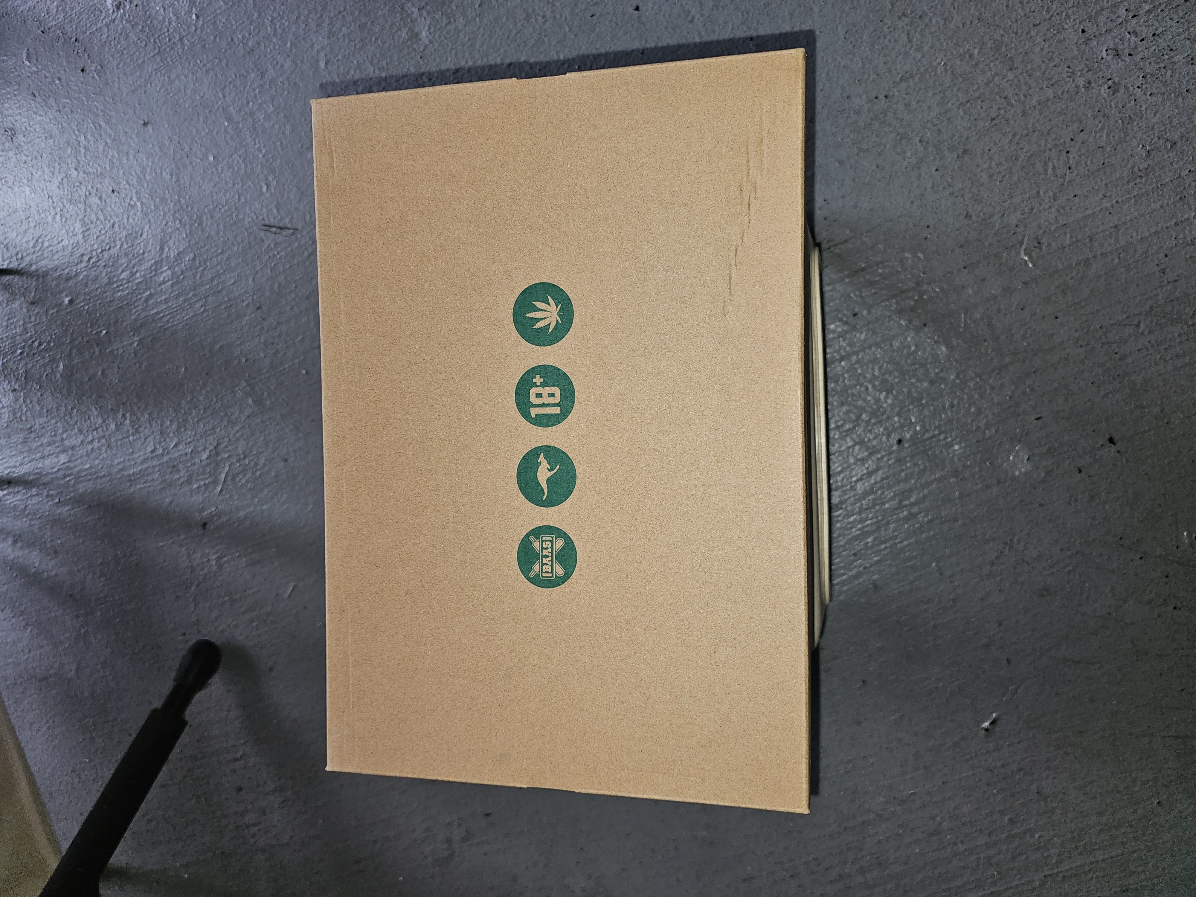 KangaROOS SneakerBass Size US 7 / EU 40 - 7 Thumbnail