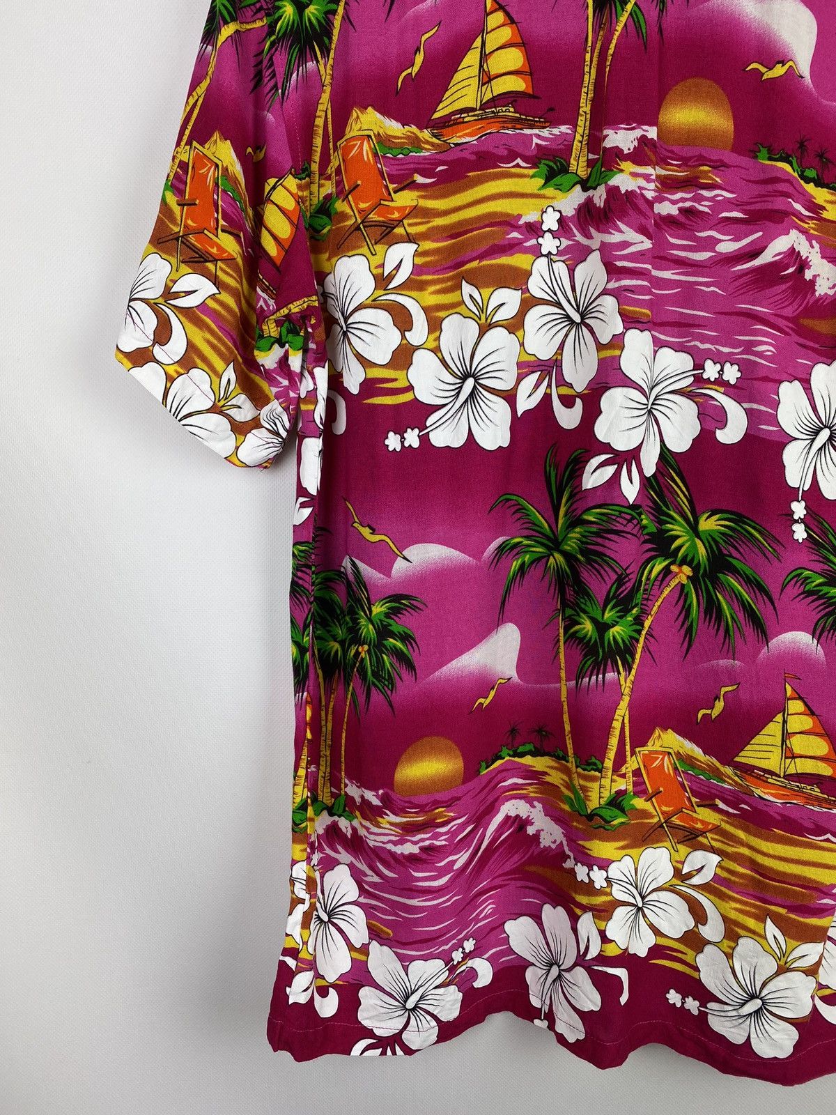 Vintage Vintage Hawaiian Crazy Overprinted shirt size L Size US L / EU 52-54 / 3 - 19 Thumbnail