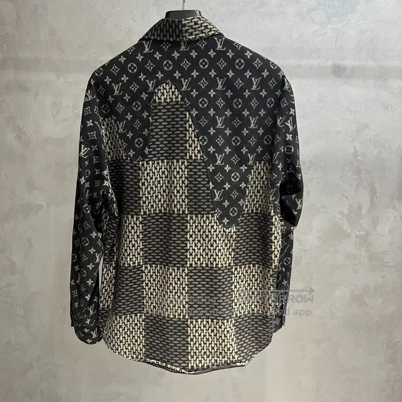 Louis Vuitton Louis Vuitton Black Co-branded Patchwork Shirt Size US S / EU 44-46 / 1 - 5 Thumbnail
